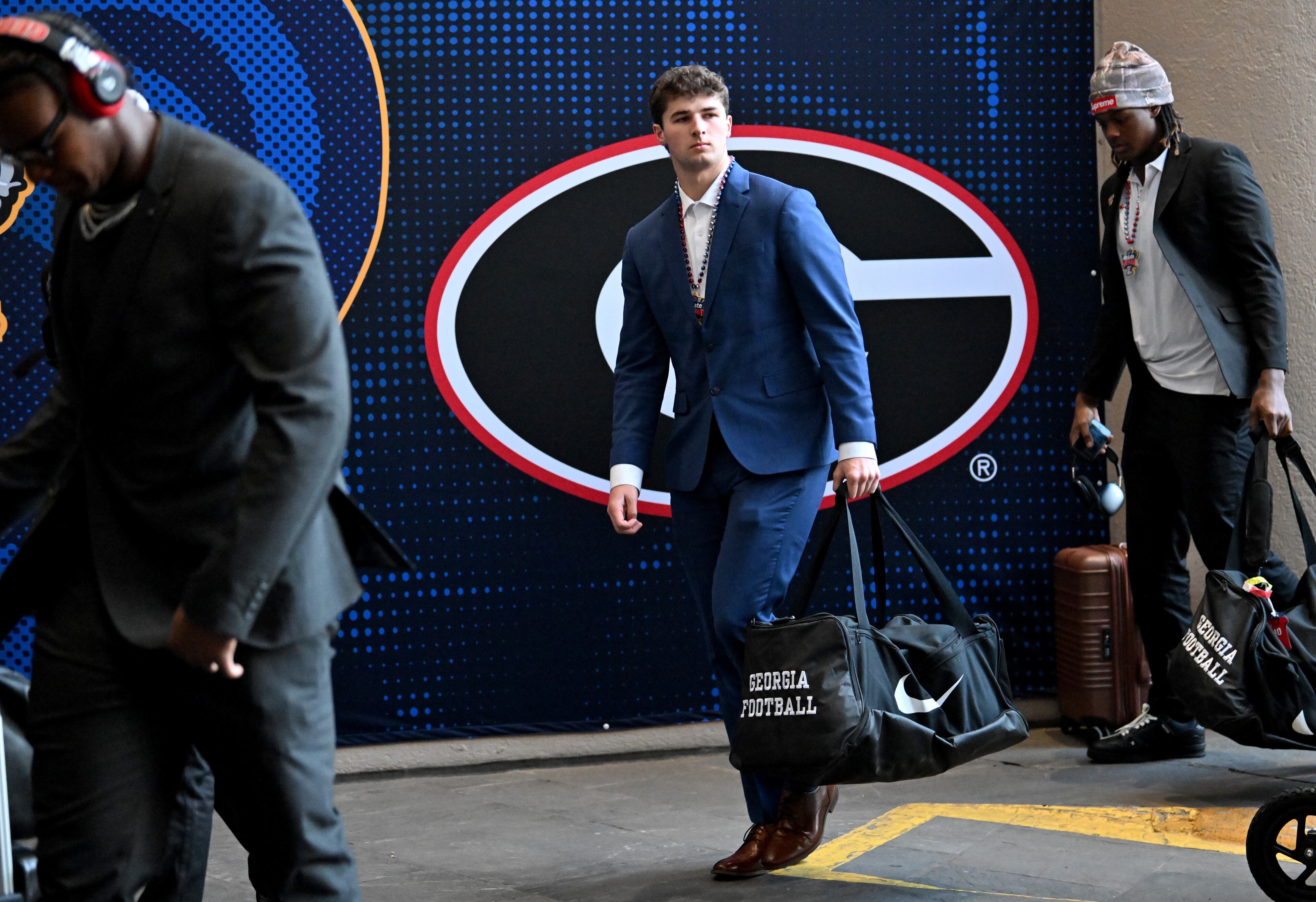 Georgia players and coaching staff arrive at the team hotel ahead of the 2025 Sugar Bowl, Monday, December 29, 2025, in New Orleans, La. (Hyosub Shin/AJC)