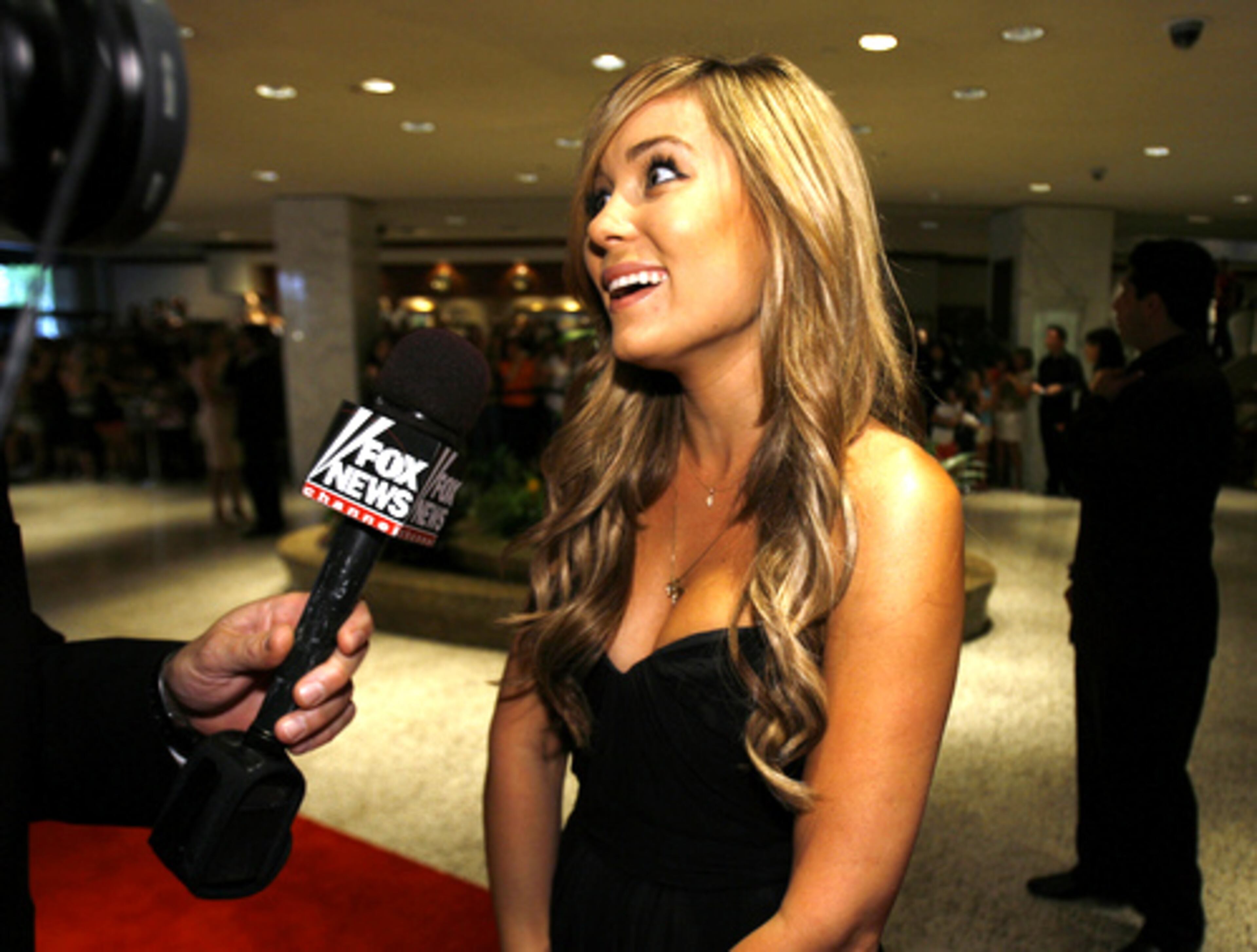 SERIOUSLY, NOW. Lauren Conrad of "The Hills"? She offers her highly enlightened perspective to a reporter. (Meow, meow!)