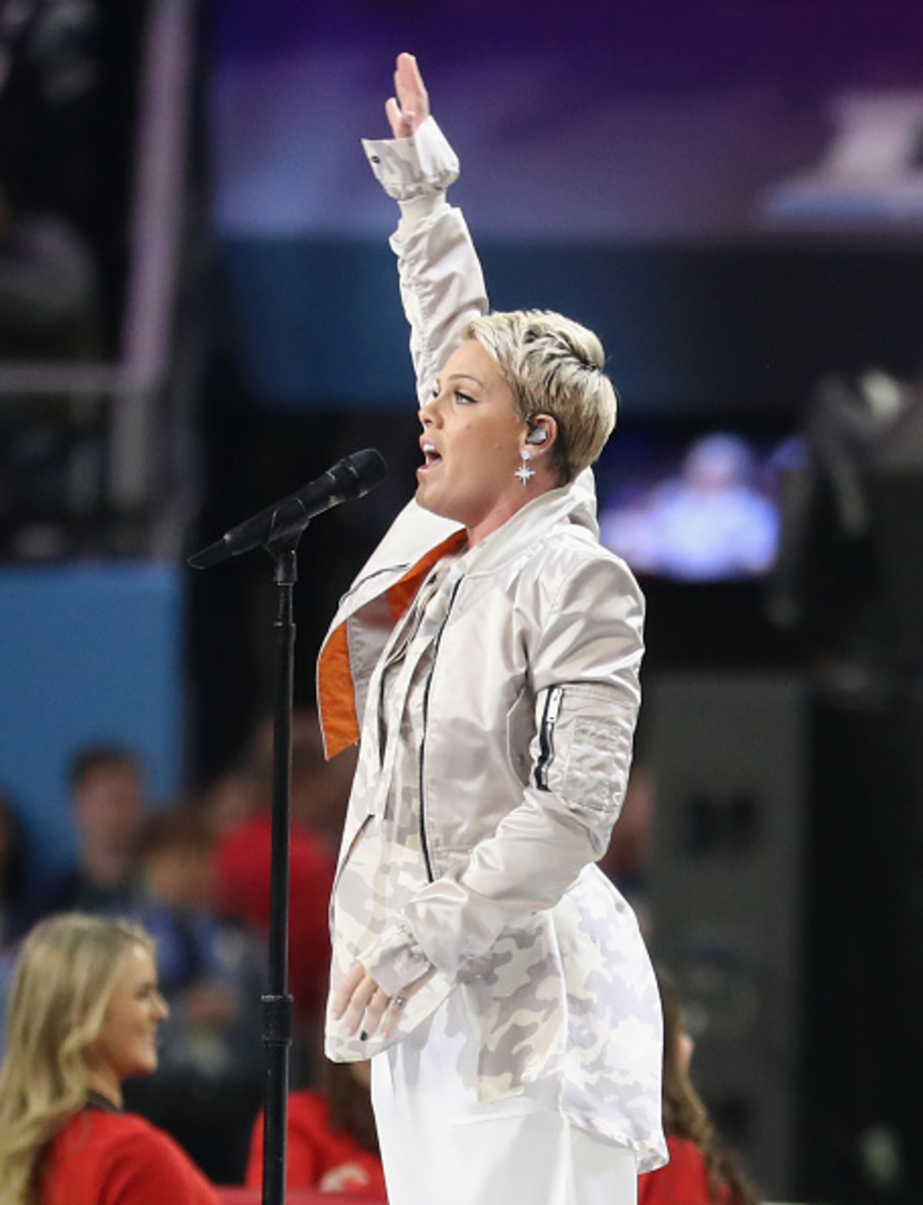 MINNEAPOLIS, MN - FEBRUARY 04: Pink sings the national anthem prior to Super Bowl LII between the New England Patriots and the Philadelphia Eagles at U.S. Bank Stadium on February 4, 2018 in Minneapolis, Minnesota. (Photo by Rob Carr/Getty Images)