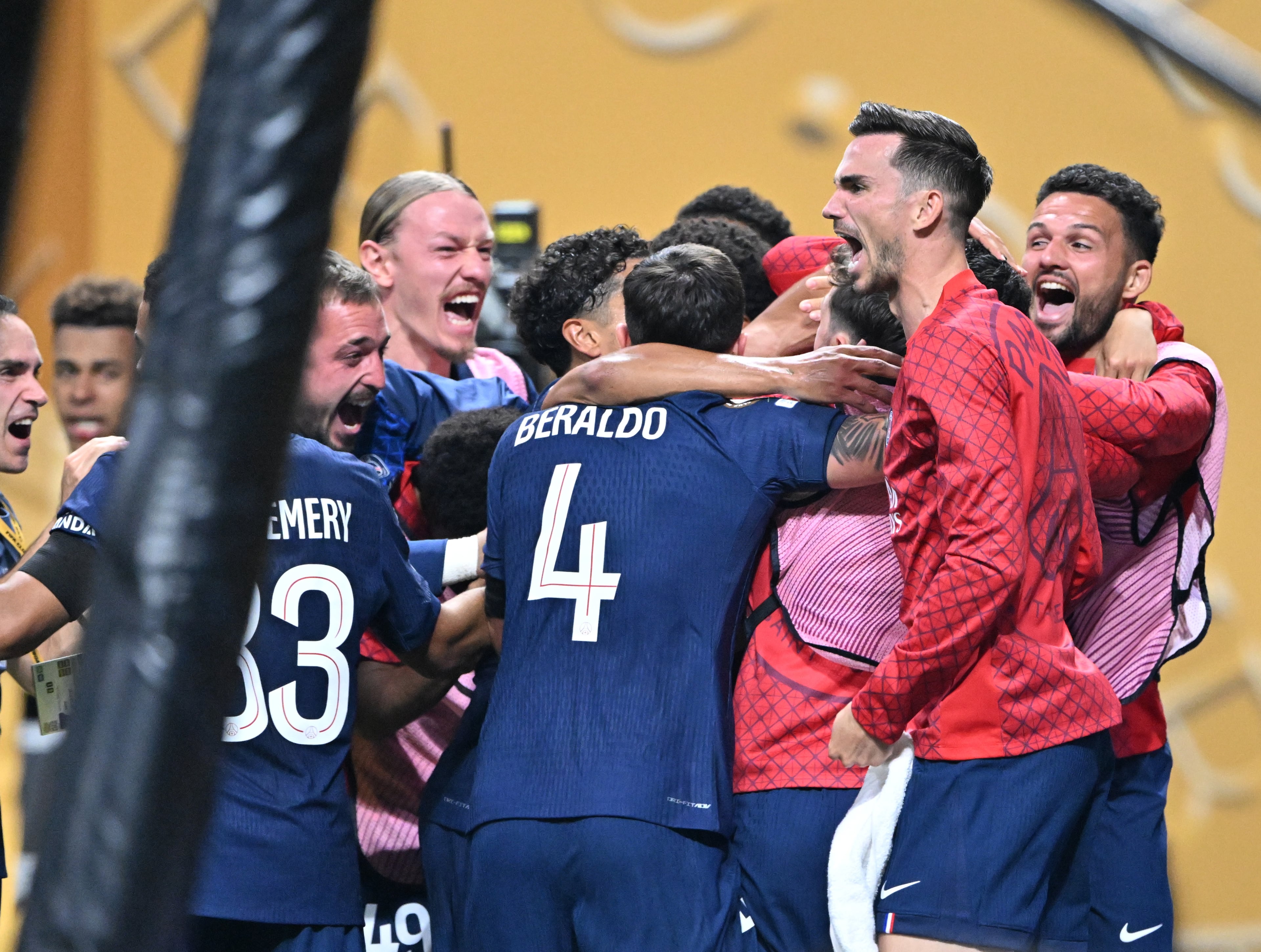 Paris Saint-Germain forward Ousmane Dembélé (10) is surrounded by teammates after scoring during the second half in Club World Cup quarterfinals match at Mercedes-Benz Stadium, Saturday, July 5, 2025, in Atlanta. Paris Saint-Germain won 2-0 over Bayern Munich. (Hyosub Shin / AJC)