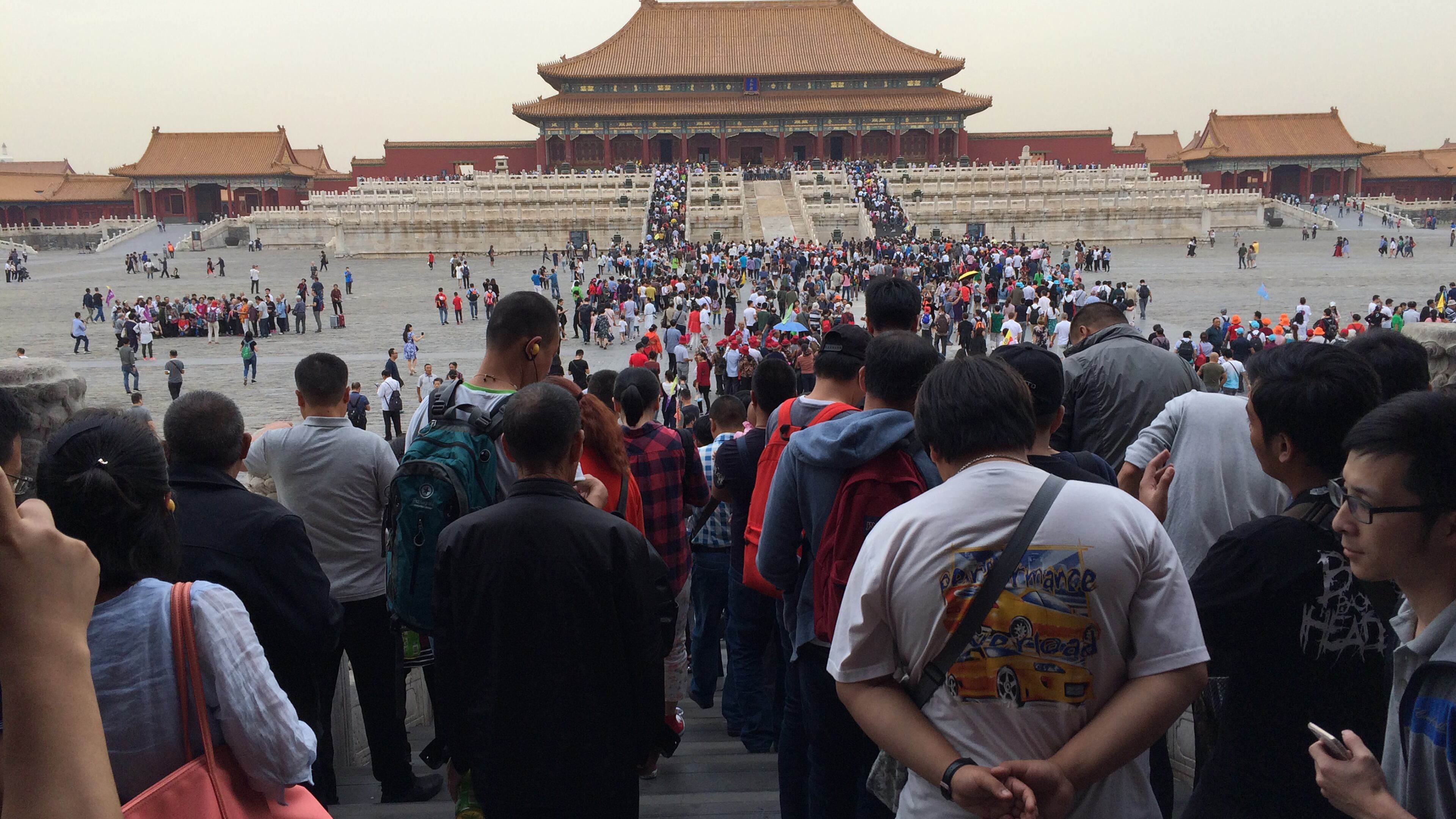 A crowd of tourists visits the Forbidden City in Beijing, China, in September 2017. (Thomas Huang/Dallas Morning News/TNS)
NO MAGAZINE SALES MANDATORY CREDIT; NO SALES; INTERNET USE BY TNS CONTRIBUTORS ONLY