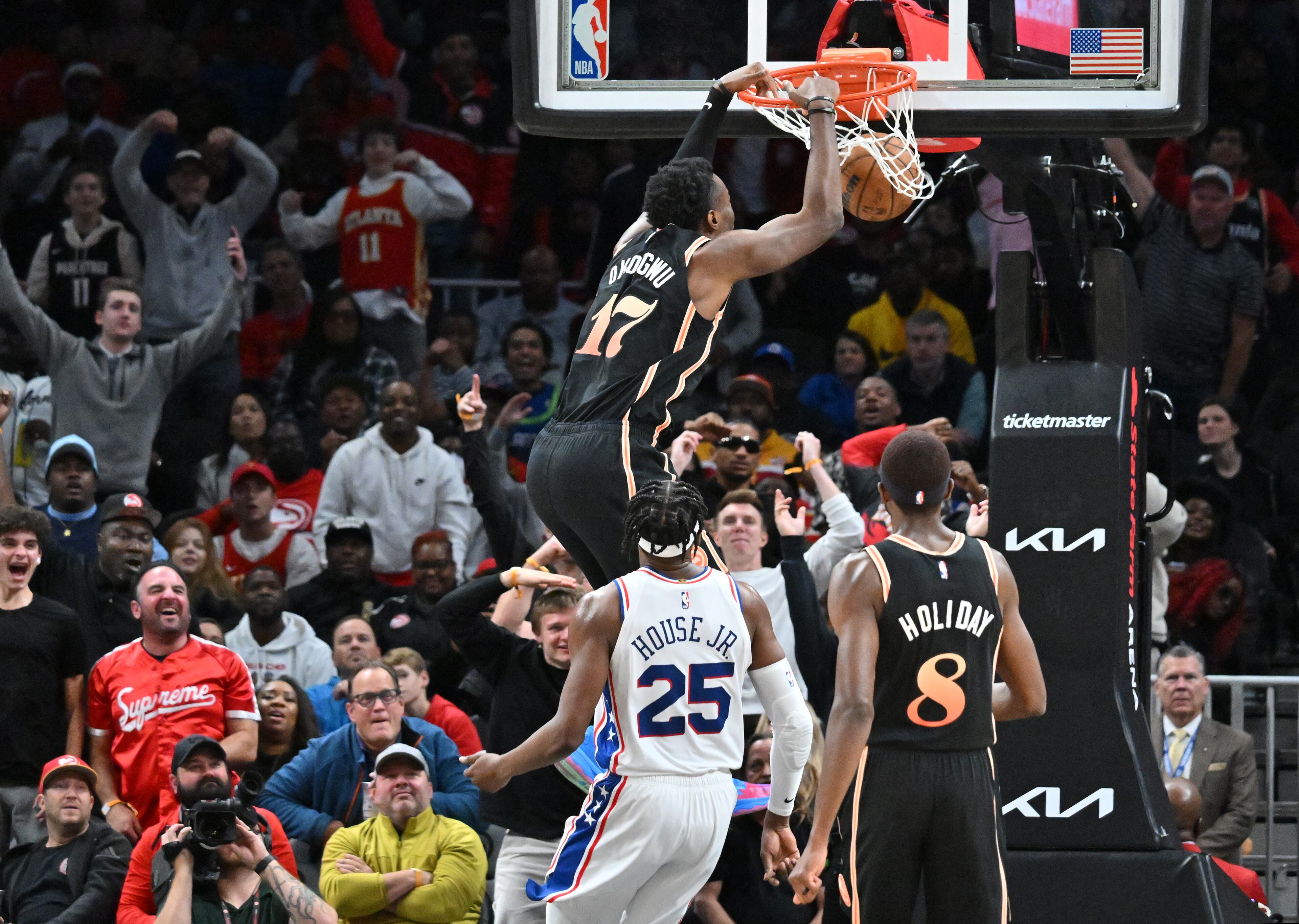 Hawks' Onyeka Okongwu (17) dunks the ball during the second half in an NBA basketball game at State Farm Arena on Thursday, November 10, 2022. The Hawks won 104-95 over the Philadelphia 76ers. (Hyosub Shin / Hyosub.Shin@ajc.com)