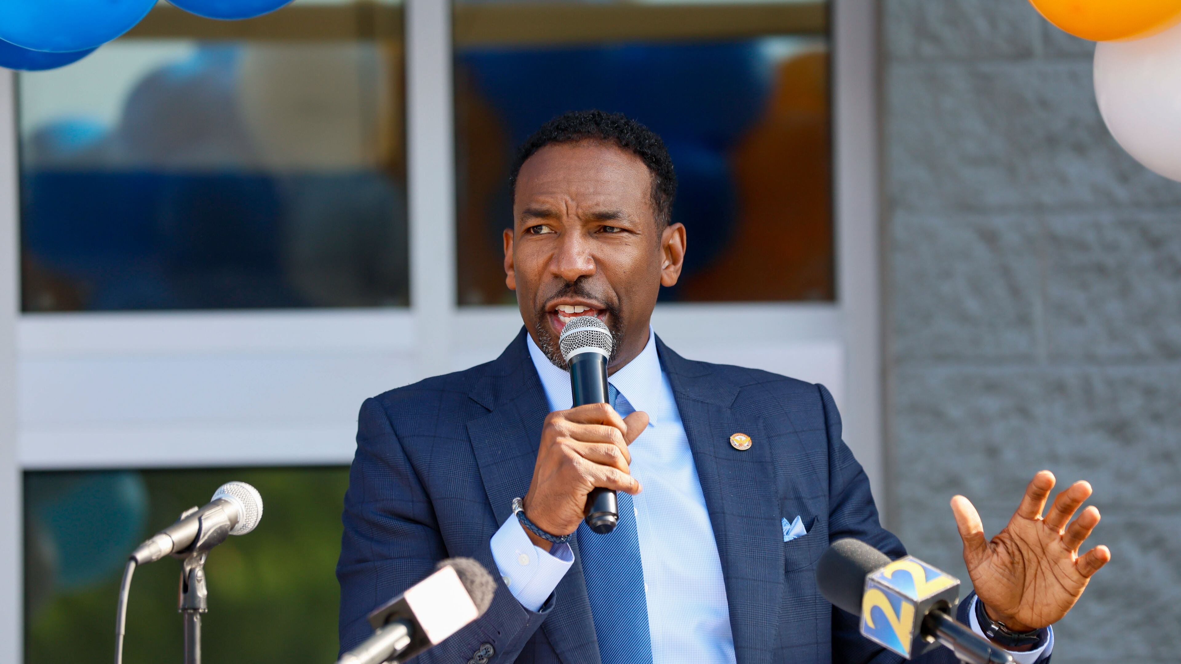 Atlanta Mayor Andre Dickens was among city officials attending a ground-breaking ceremony on Thursday for affordable senior housing in Chosewood Park (Miguel Martinez / AJC)