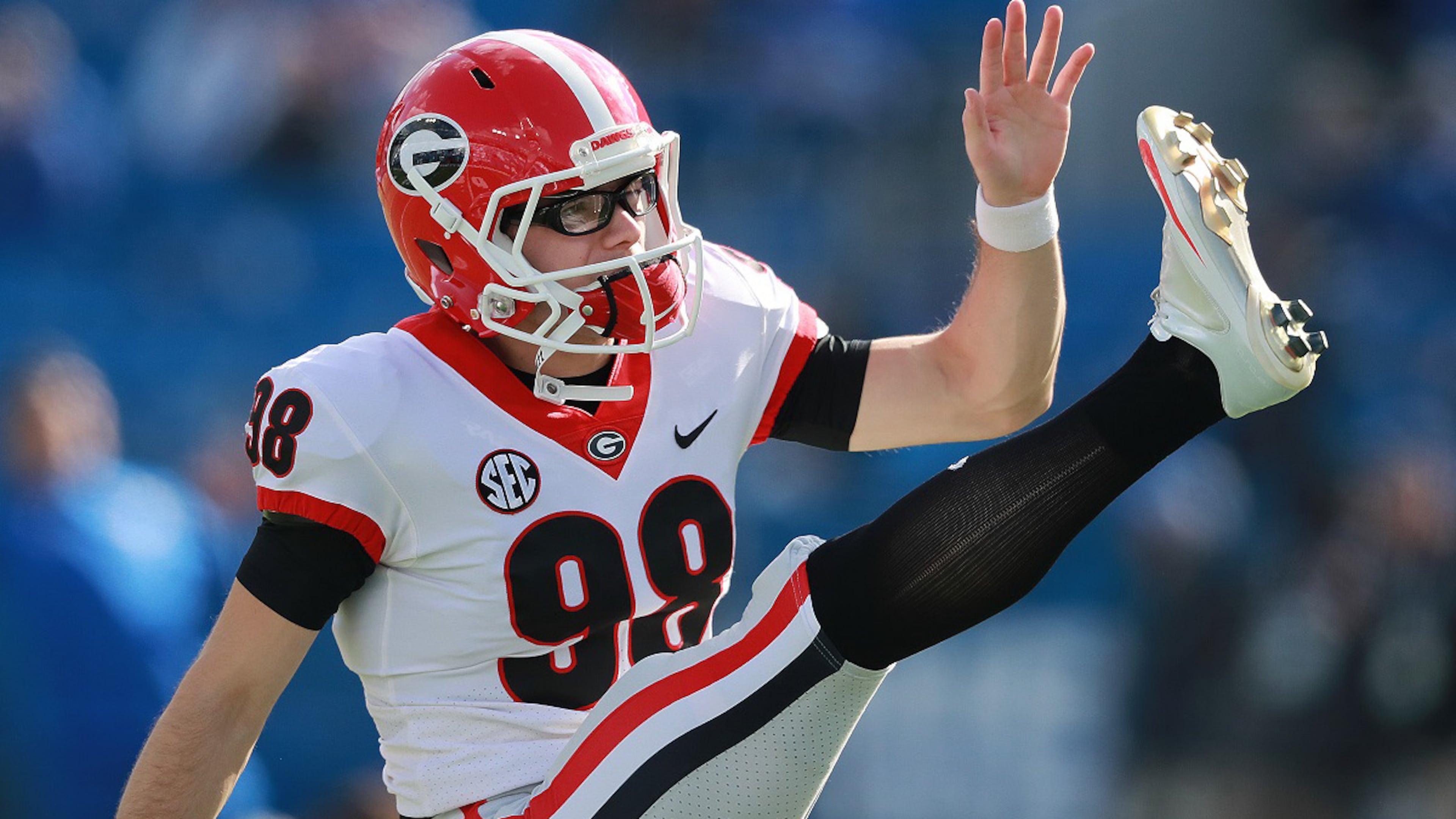Georgia kicker Rodrigo Blankenship gets loose before playing Kentucky on Saturday, Nov. 3, 2018, in Lexington. Curtis Compton/ccompton@ajc.com