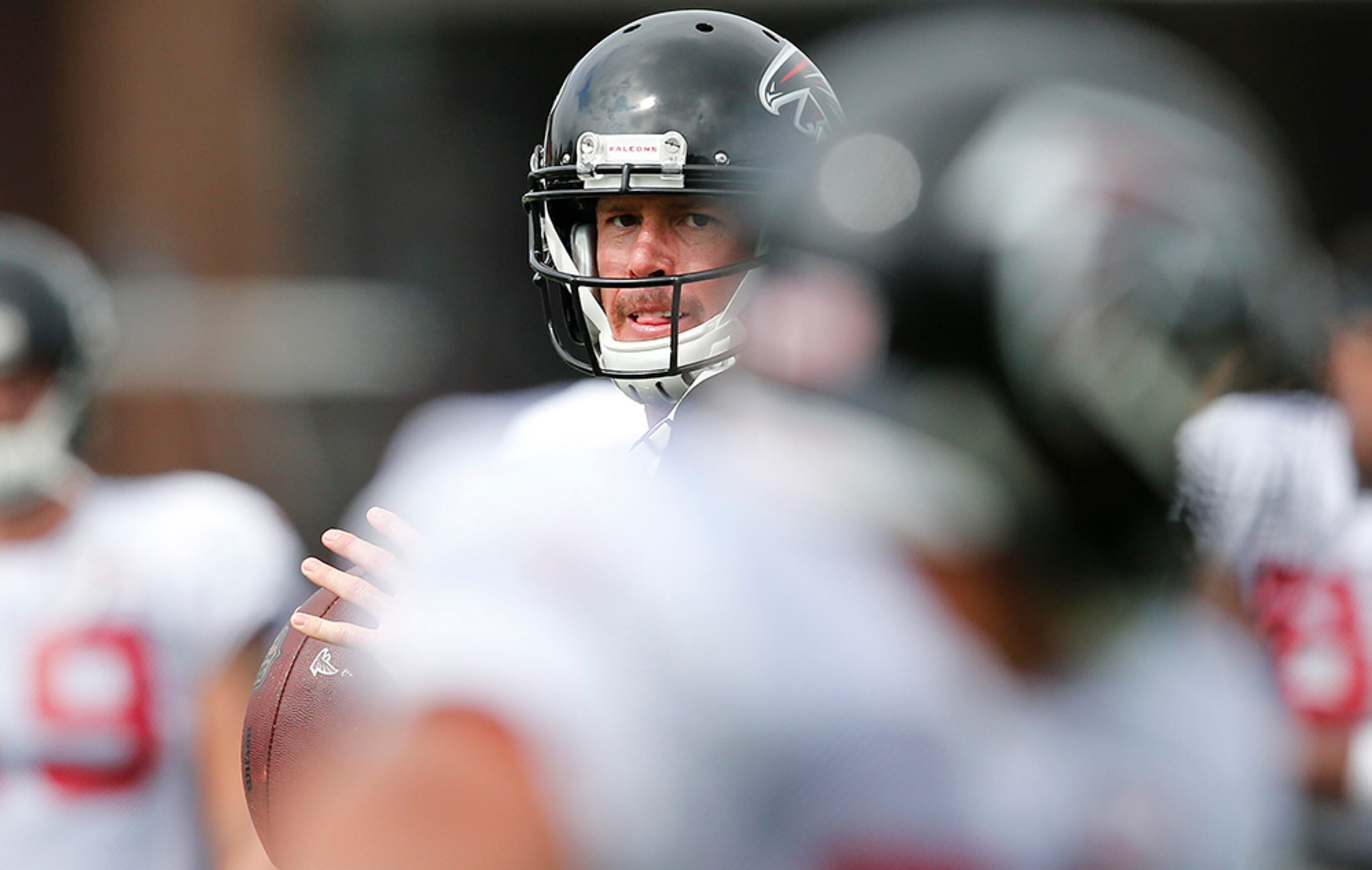 Atlanta Falcons quarterback Matt Ryan (2) works during practice Thursday, Aug. 4, 2016, in Flowery Branch, Ga.