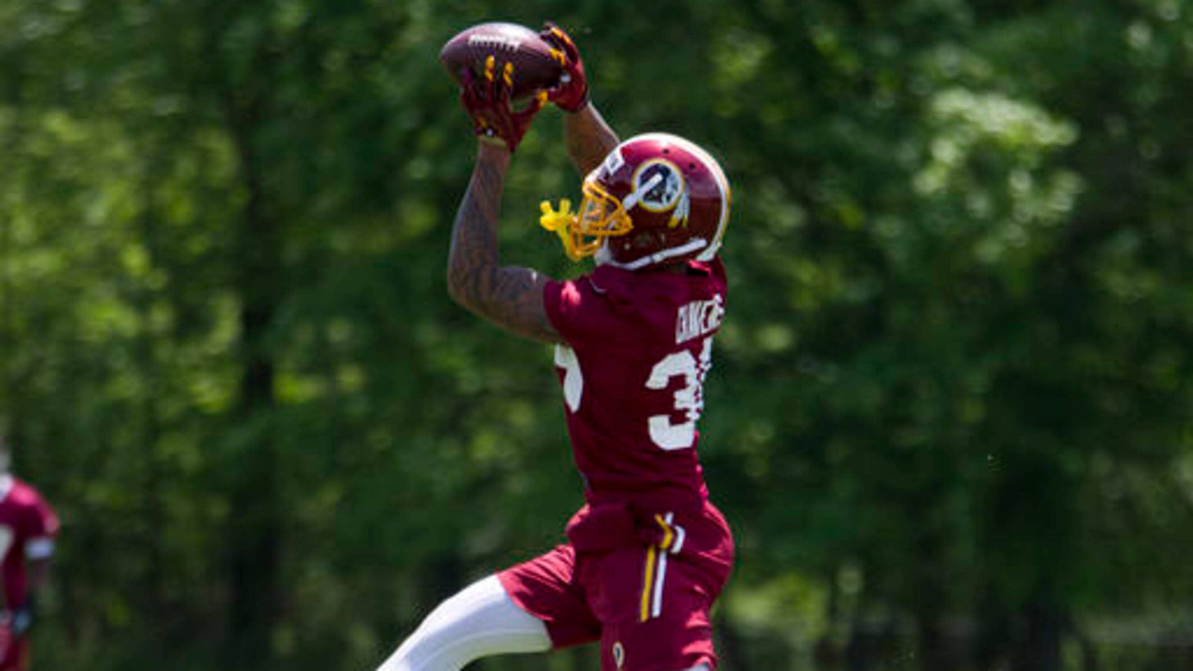 Washington Redskins safety Su'a Cravens, 36, works out during NFL football rookie minicamp Saturday, May 14, 2016, in Ashburn, Va. ( AP Photo/Jose Luis Magana)