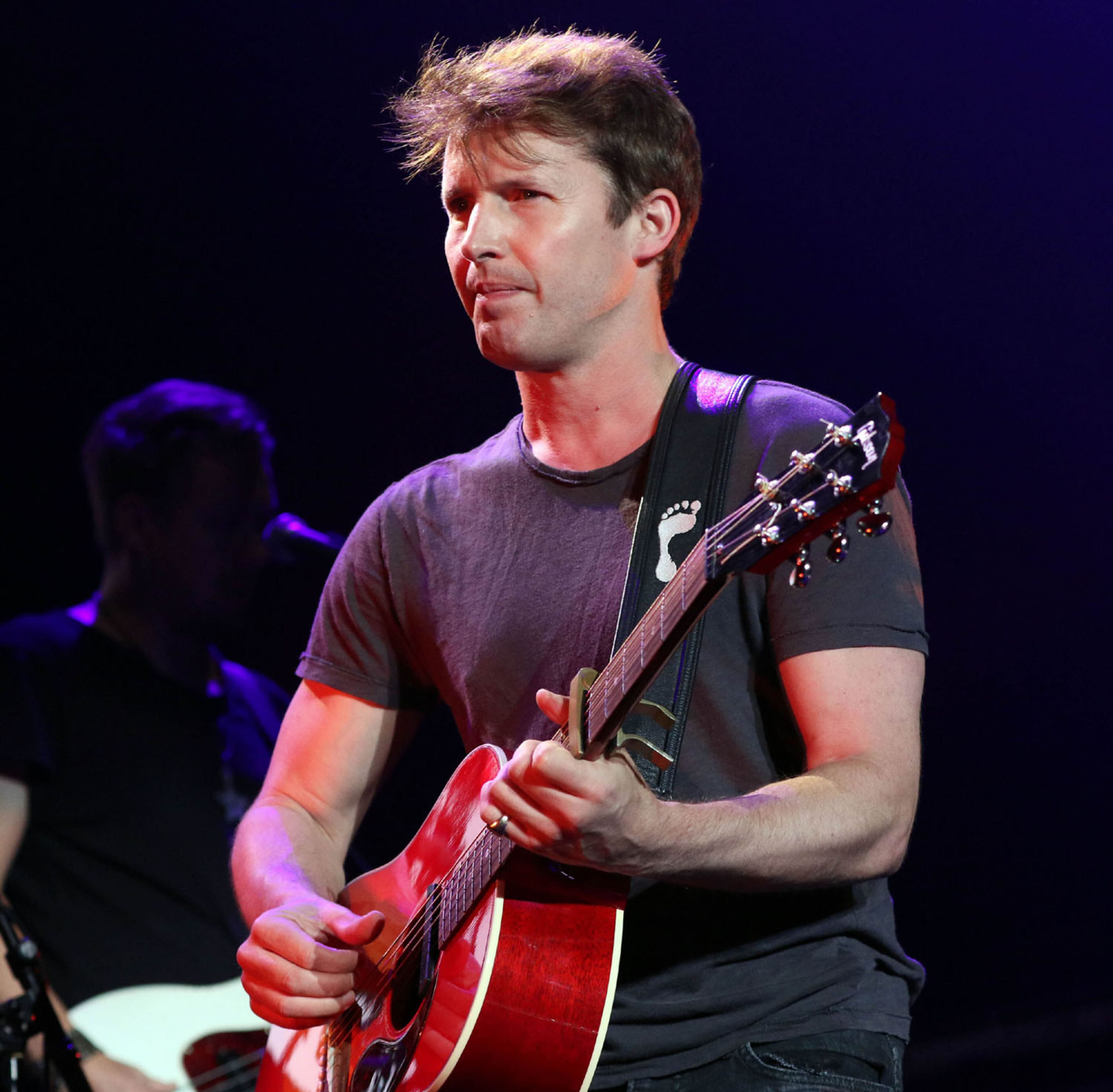 #27 of #30. PLEASE KEEP IN SEQUENTIAL ORDER FOR THE CONTINUITY OF THE GALLERY.
British stars Ed Sheeran and James Blunt rocked the first of two sold out nights at Infinite Energy Center on Friday, August 25, 2017.
Robb Cohen Photography & Video /RobbsPhotos.com