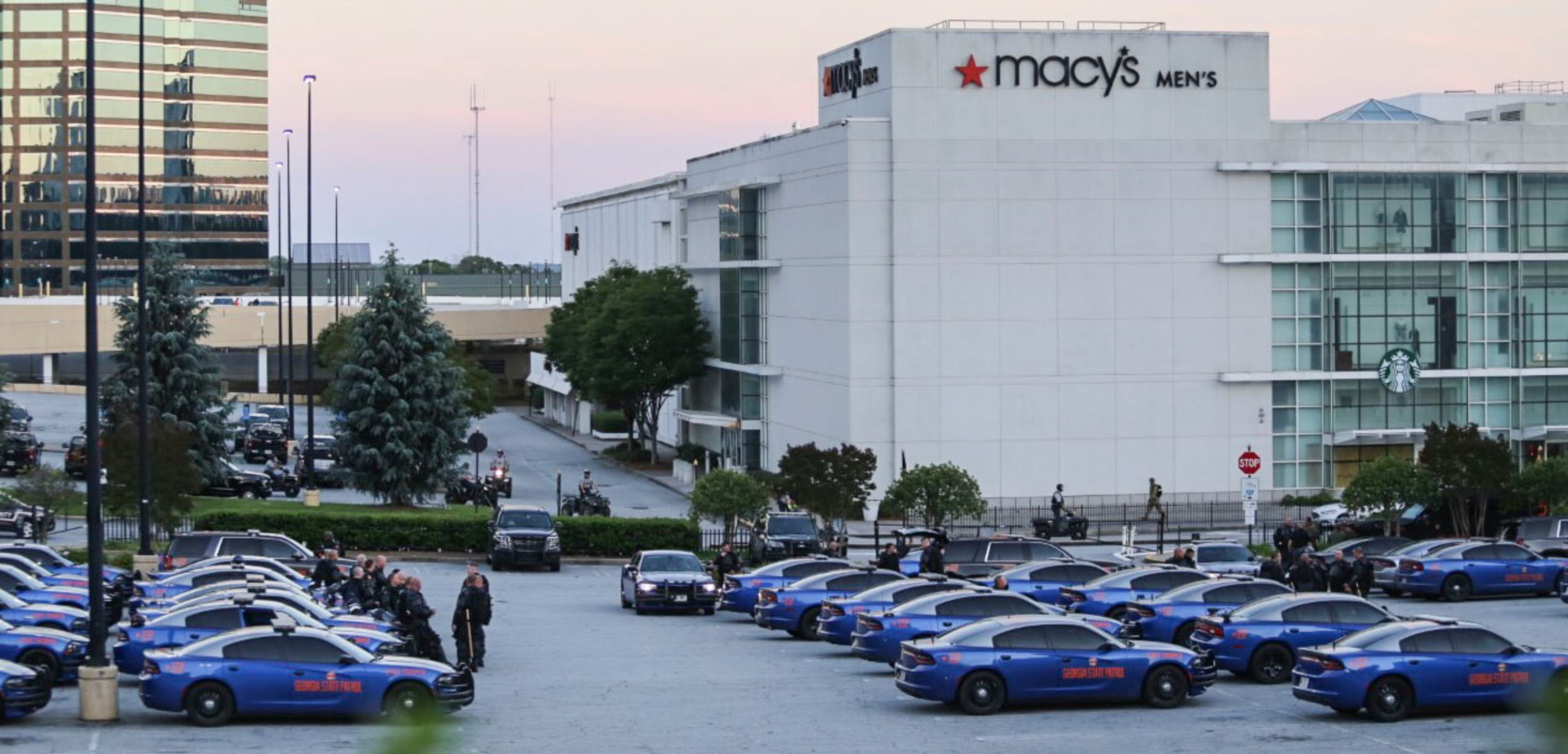 May 30, 2020 - Atlanta - Georgia National Guard units deploy at Lenox Square as protests continued for a second day. Protests over the death of George Floyd in Minneapolis police custody spread around the United States on Saturday, as his case renewed anger about others involving African Americans, police and race relations. Jenni Girtman for the Atlanta Journal Constitution