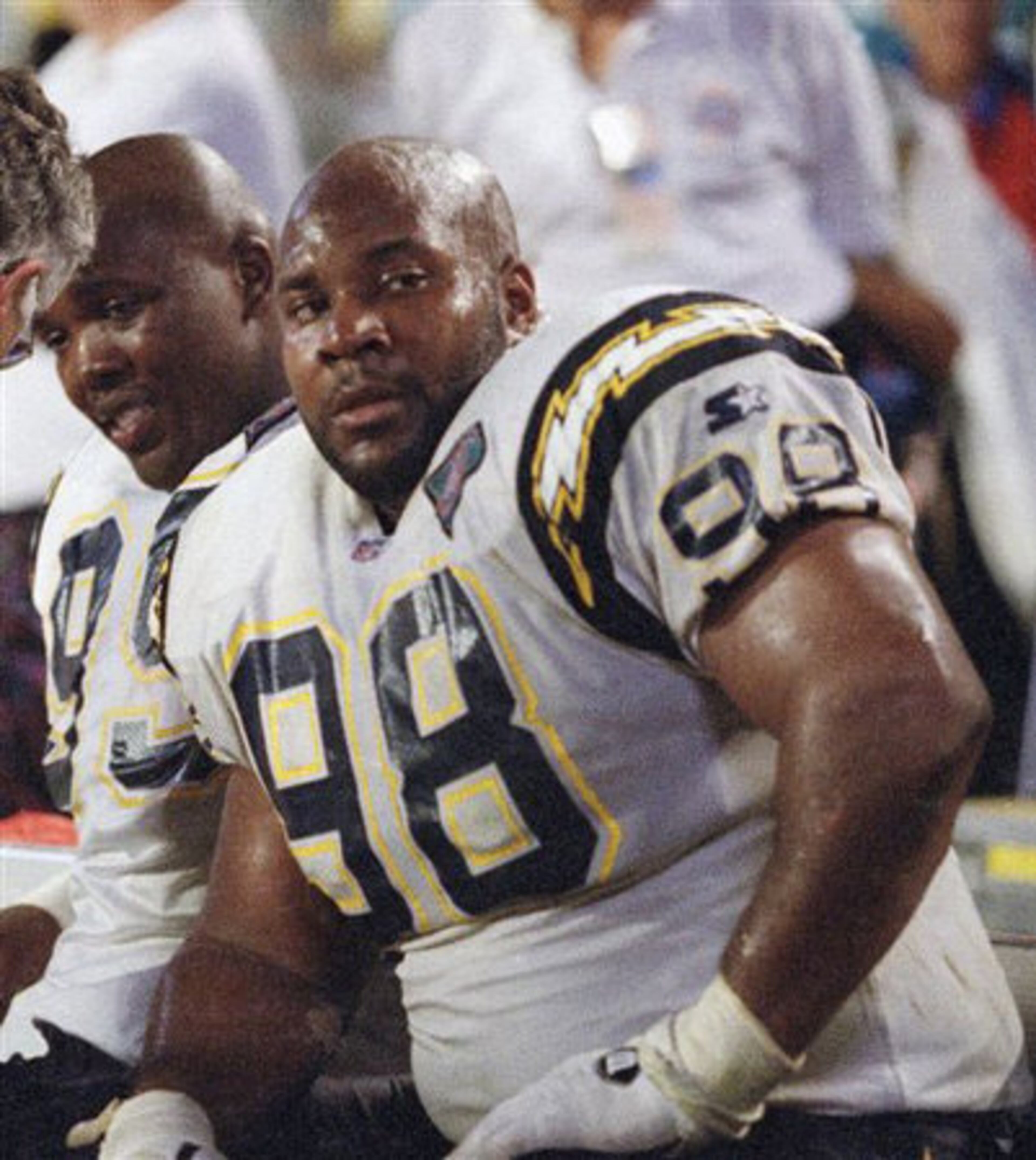 SHAWN LEE (Oct. 24, 1966 - Feb. 26, 2011) was a professional football player who played 11 seasons in the NFL. He played in Super Bowl XXIX. Lee died at the age of 44 from cardiac arrest triggered by double pneumonia.