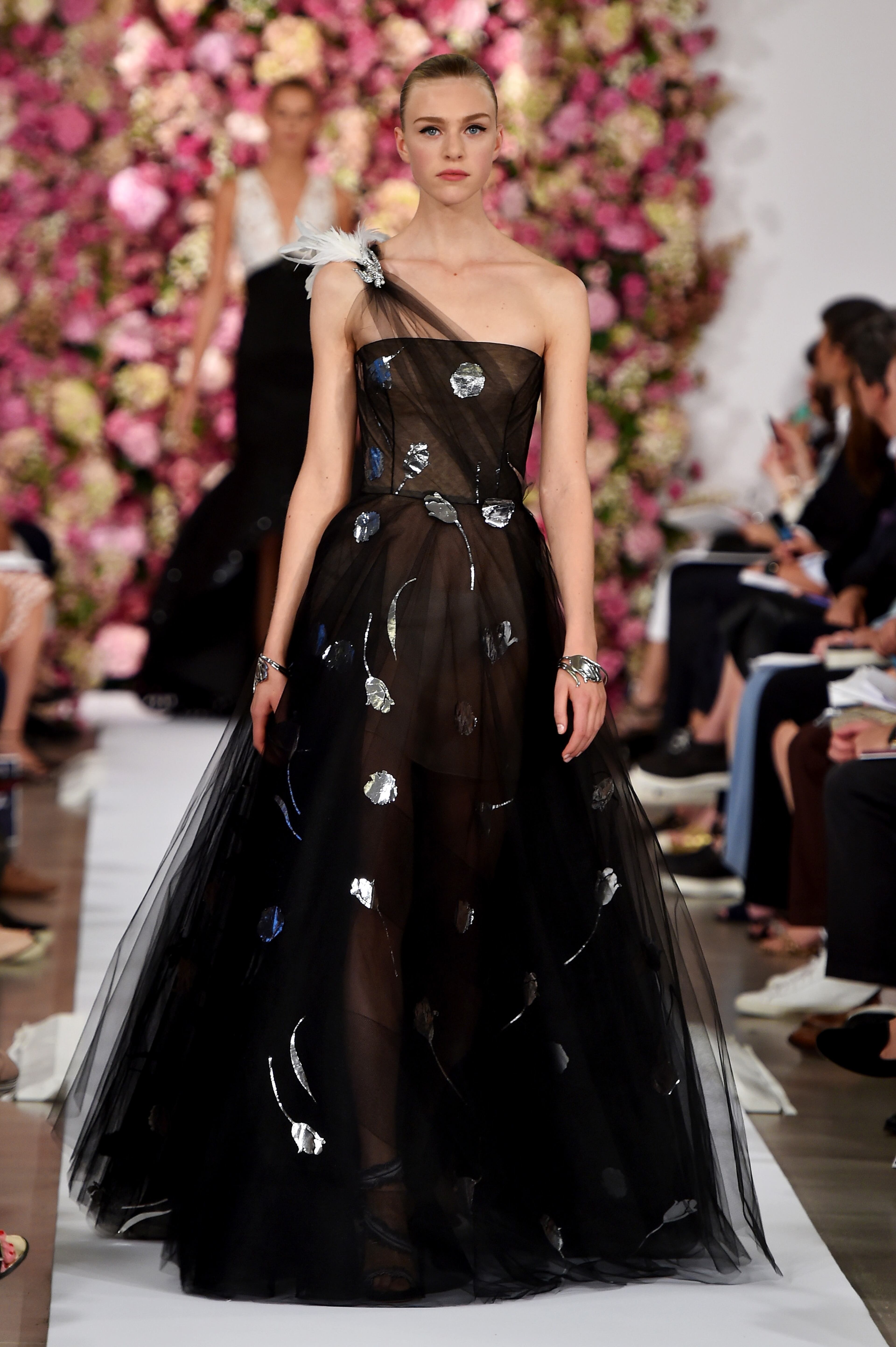 A model walks the runway at the Oscar De La Renta fashion show during Mercedes-Benz Fashion Week Spring 2015 on September 9, 2014 in New York City. (Photo by Slaven Vlasic/Getty Images)
