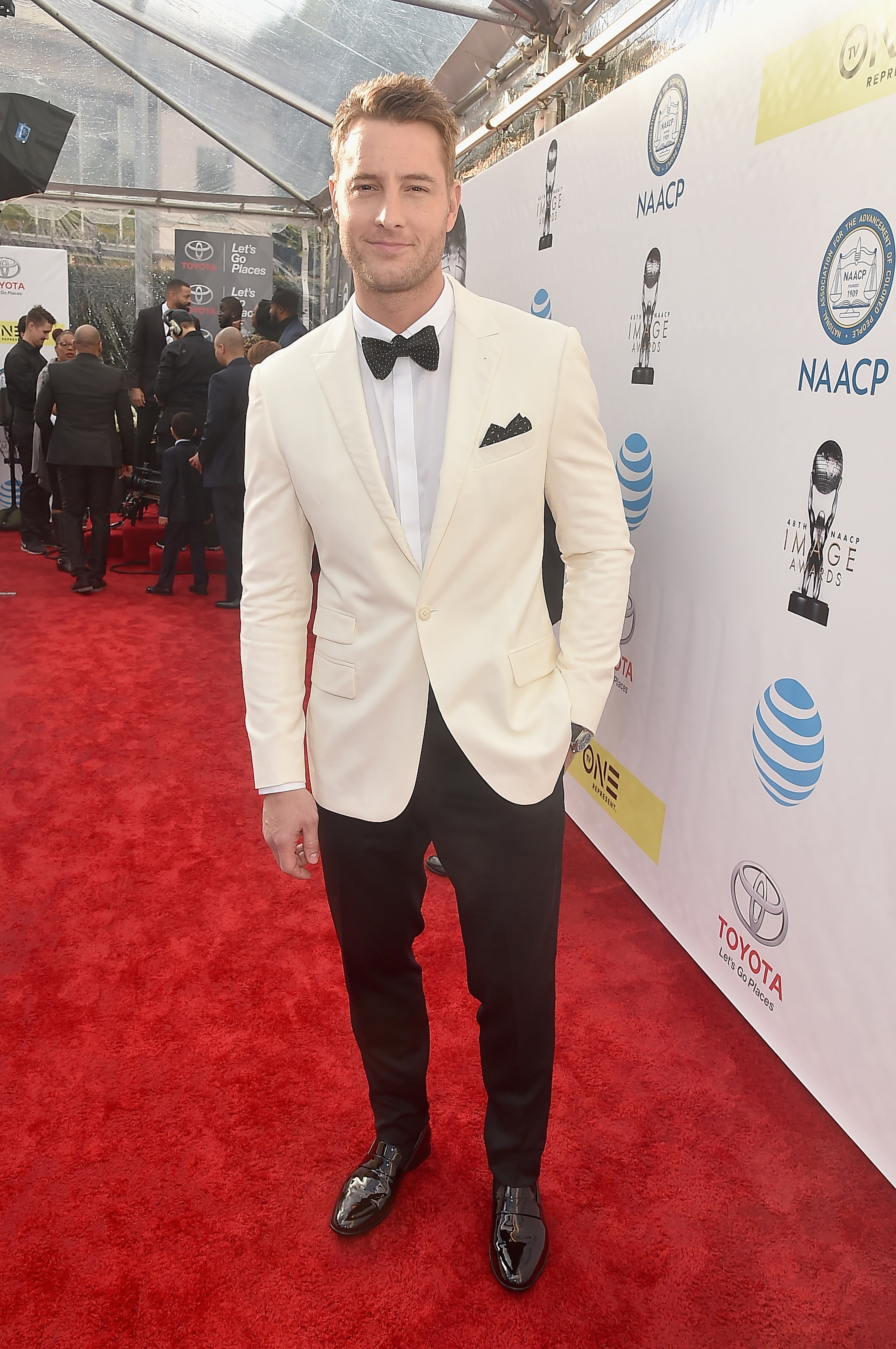 PASADENA, CA - FEBRUARY 11: Actor Justin Hartley attends the 48th NAACP Image Awards at Pasadena Civic Auditorium on February 11, 2017 in Pasadena, California. (Photo by Alberto E. Rodriguez/Getty Images for NAACP Image Awards)