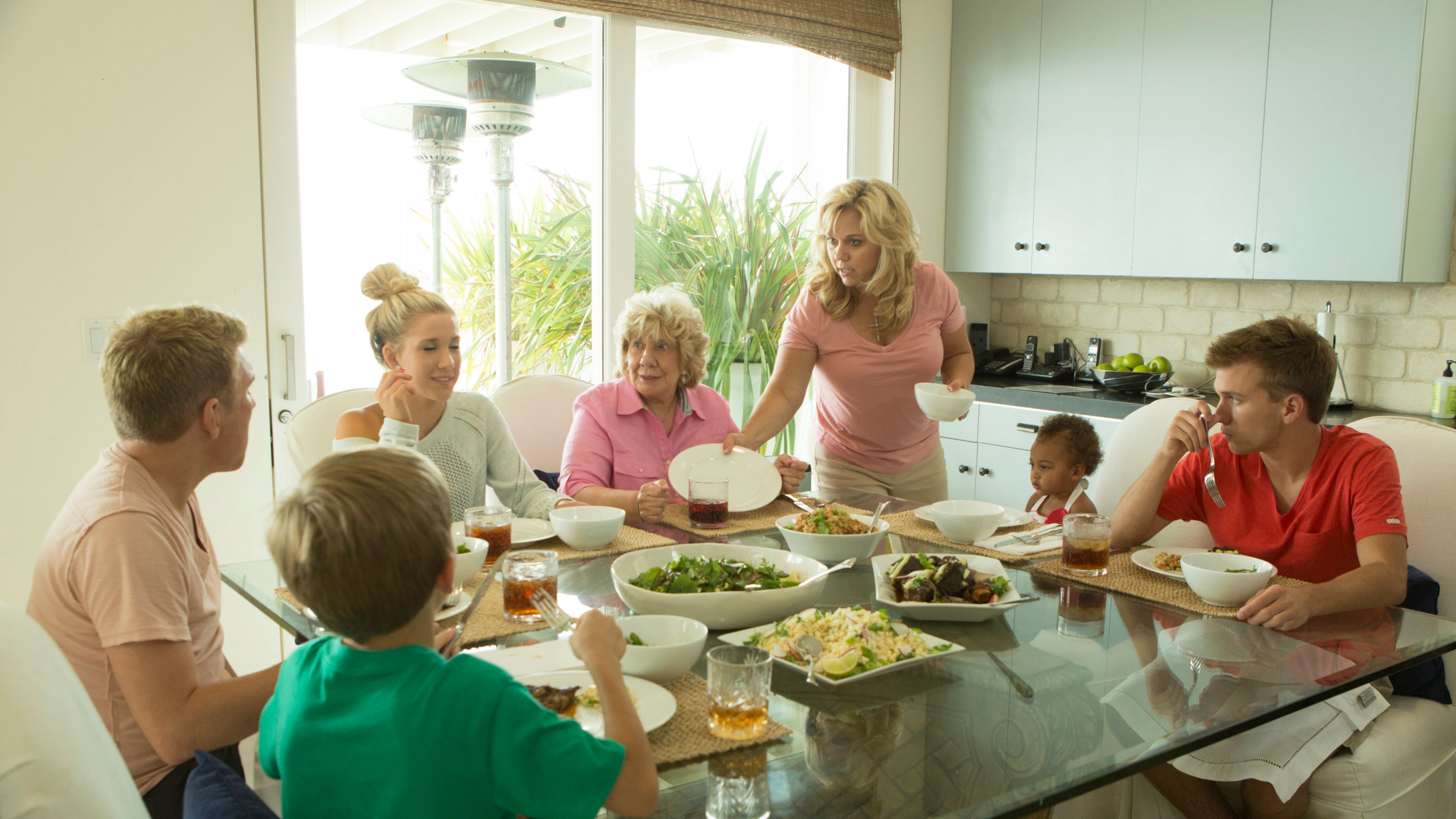 CHRISLEY KNOWS BEST -- Pictured: (l-r) -- (Photo by: Isabella Vosmikova/USA Network) CHRISLEY KNOWS BEST -- Pictured: (l-r) -- (Photo by: Isabella Vosmikova/USA Network)