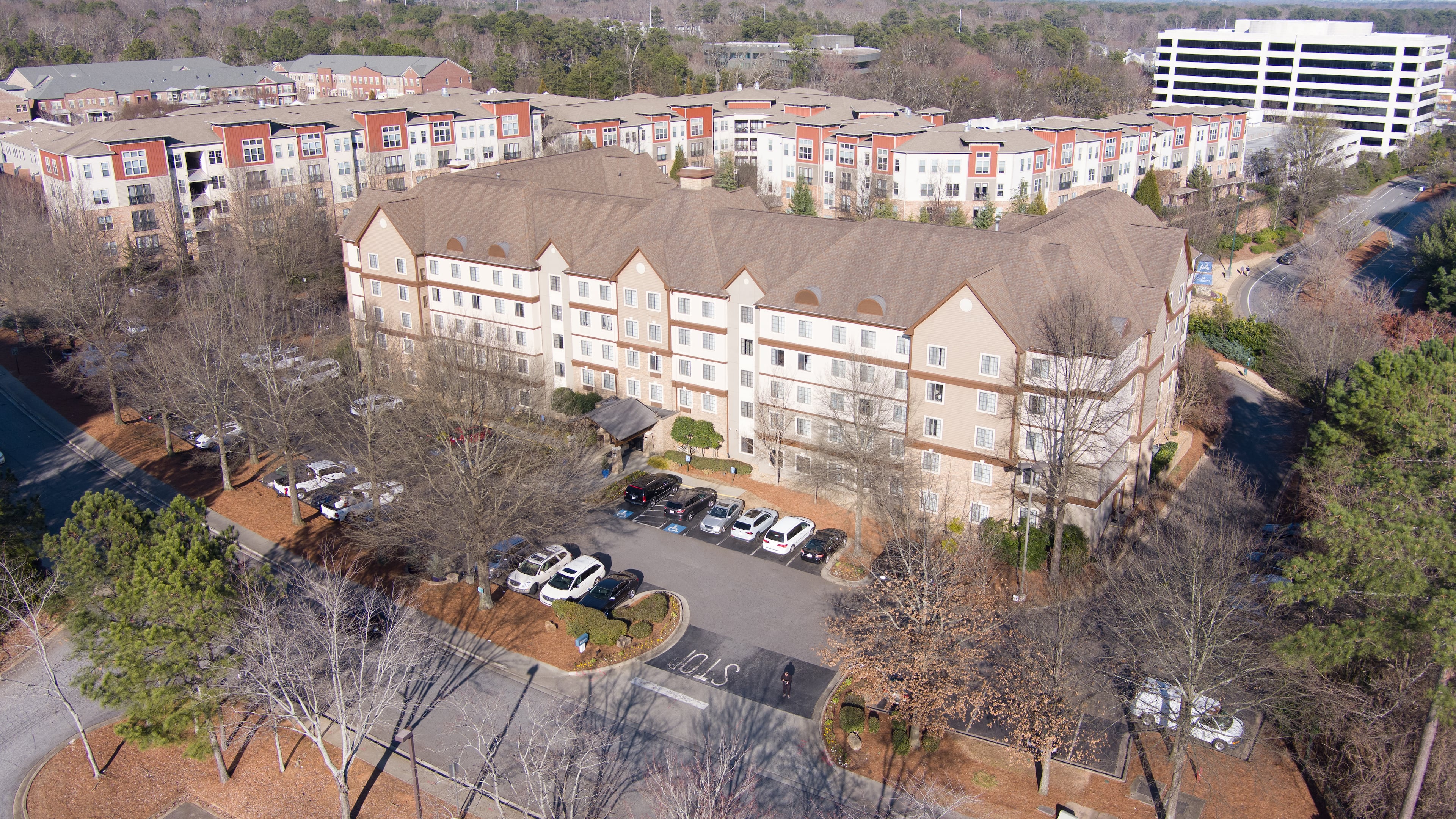 The Sonesta ES Suites Atlanta - Perimeter Center is an all-suite hotel, convenient, whether you’re traveling with family or welcoming relatives to town.