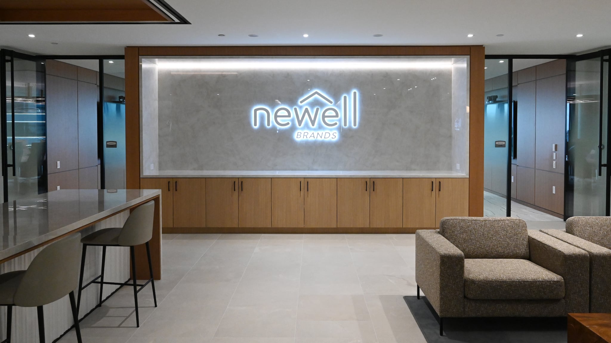 Newell Brands To Lay Off More Than 900 Close Certain Yankee Candle Stores newell-brands-to-lay-off-more-than-900-close-certain-yankee-candle-stores