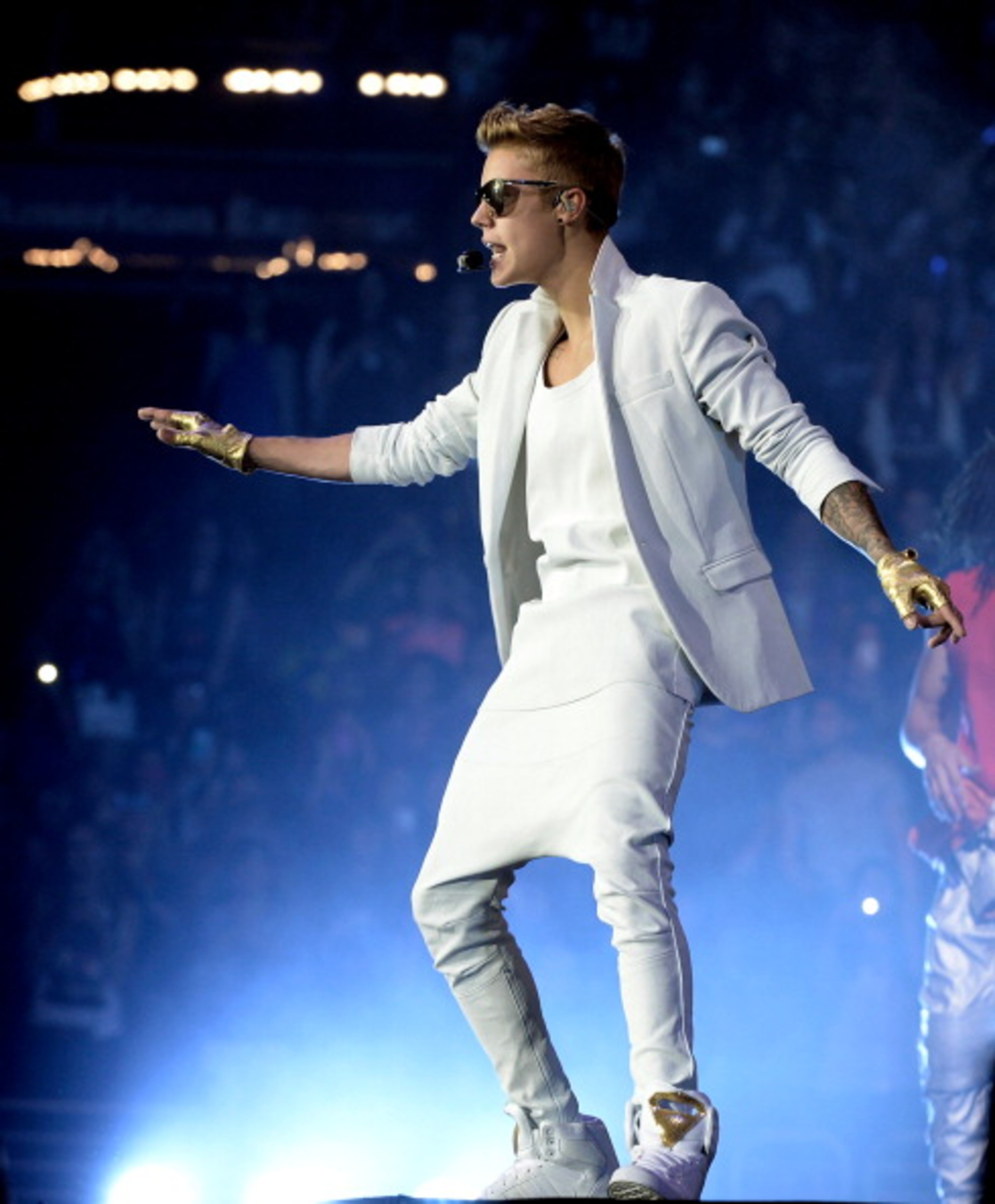 LOS ANGELES, CA - JUNE 24: Singer Justin Bieber performs at The Staples Center on June 24, 2013 in Los Angeles, California. (Photo by Kevin Winter/Getty Images)