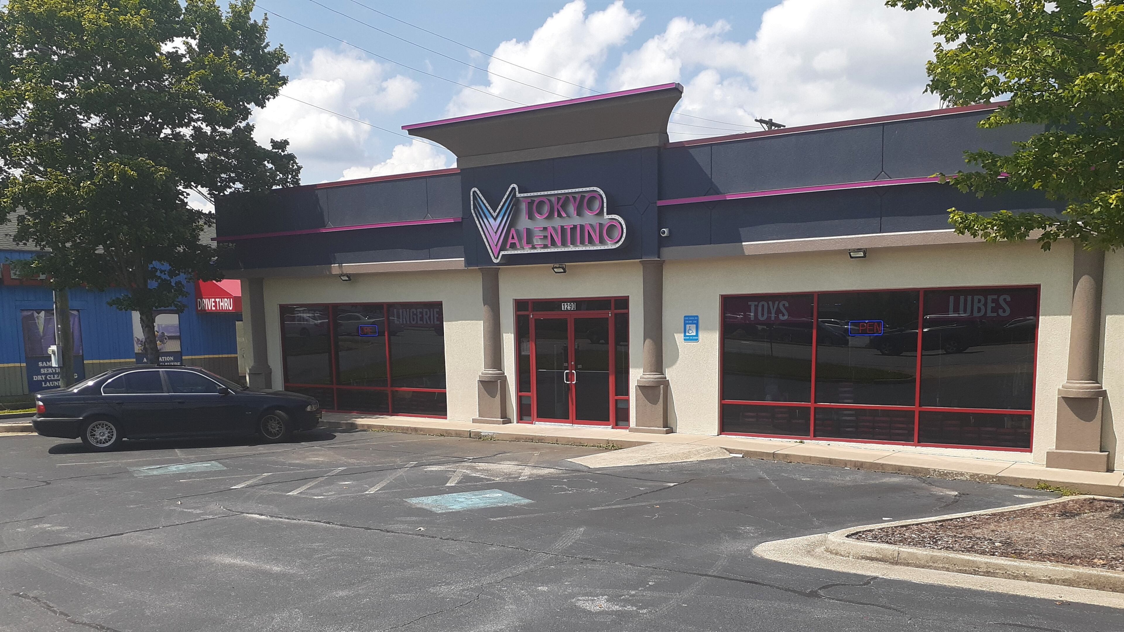 Cobb County attorneys will argue for an injunction next month to shut down this Tokyo Valentino store at 1290 Johnson Ferry Road in East Cobb. (Photo by Matt Bruce/for the AJC)