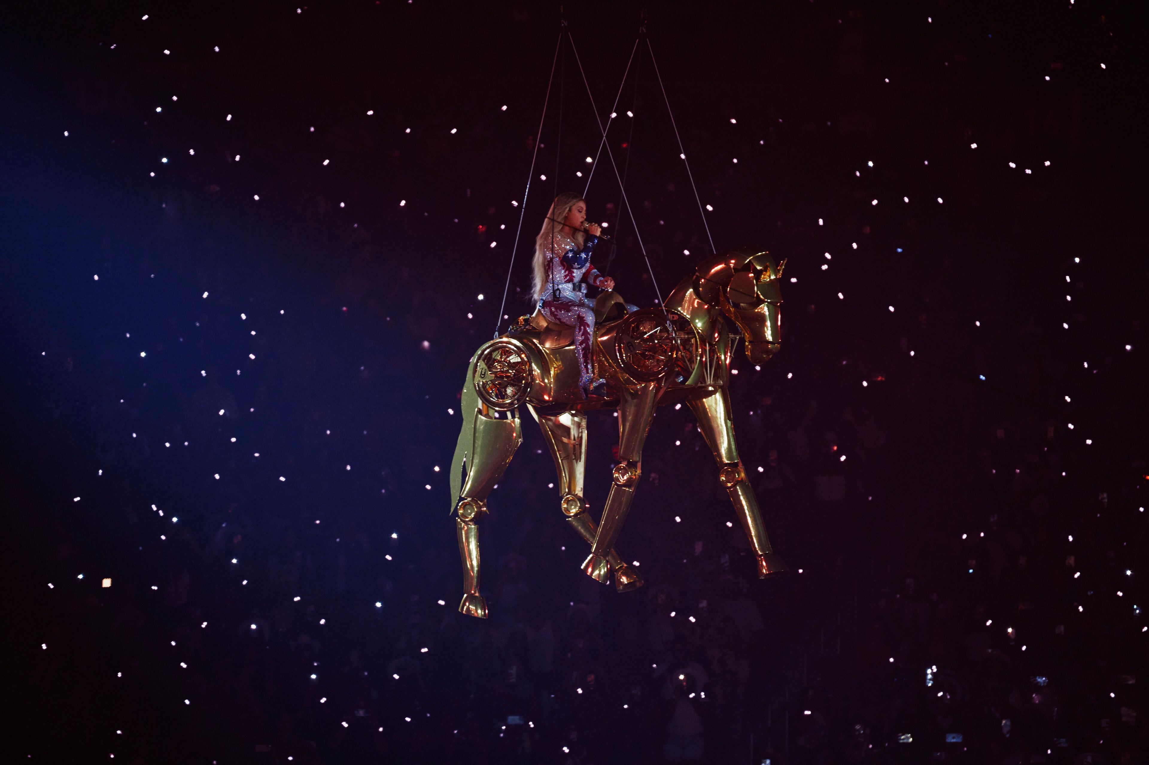 Beyoncé opened up the first of four nights here in front of an enthusiastic, capacity crowd who brought all the applause and screams for global superstar. This is the 27th show of her COWBOY CARTER TOUR and Atlanta fans made it known that they could not wait for her to come back to their city. The shows continue here tomorrow night, July 11th. Hair by Neal Farinah for Cécred. Makeup by Rokael Lizama.