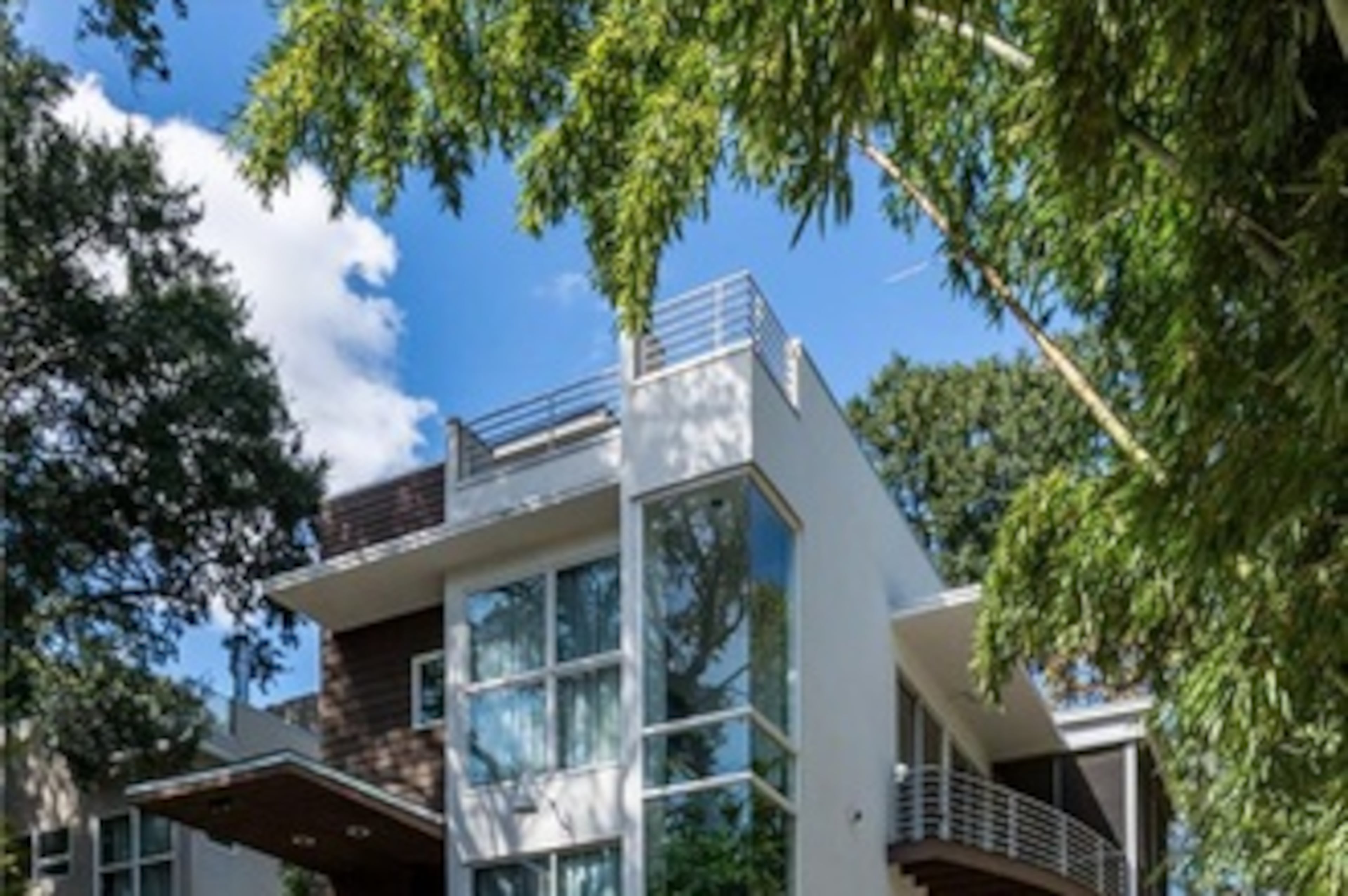 Usher sells home near Atlantic Station for $775,000