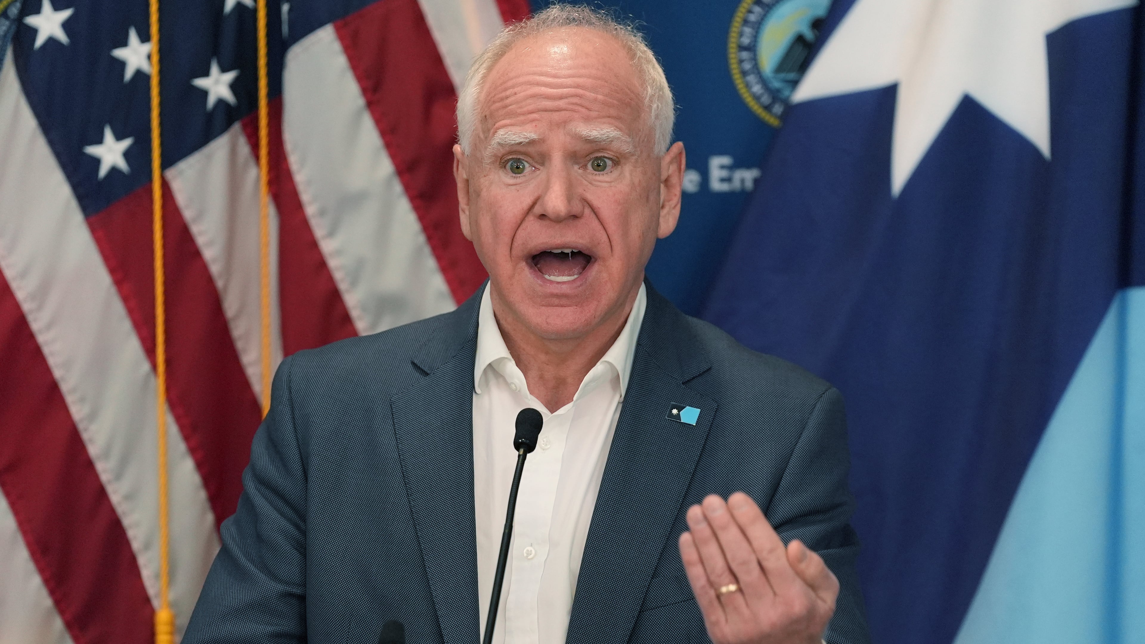 Minnesota Gov. Tim Walz speaks during a news conference in Blaine, Minn., Sunday, Jan. 25, 2026. (AP Photo/Abbie Parr)
