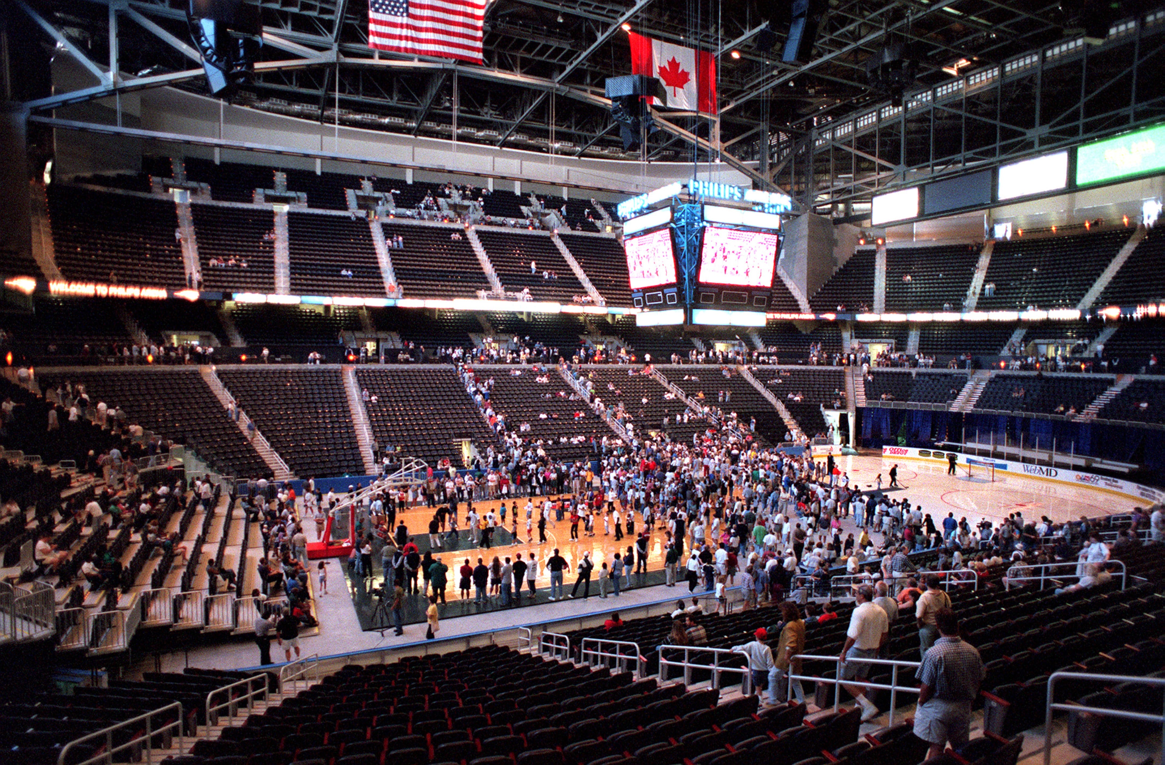 Philips Arena opened in 1999, replacing the Omni, and has fast become a popular, multi-purpose entertainment venue for downtown Atlanta, hosting Hawks and Thrashers games, concerts and more.
