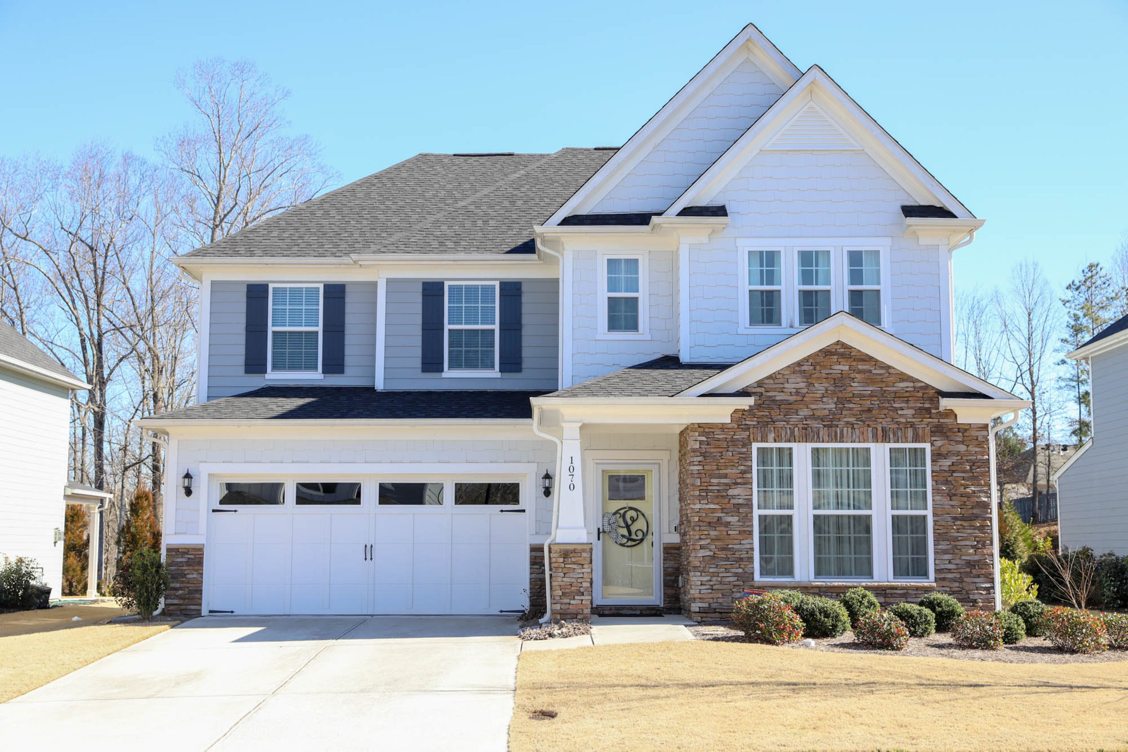 Brenda and Logan Lineberry purchased their home in 2017, when it was newly built by Pulte Homes. They bought the home early enough in the building process that they were able to tweak the space to fit their needs, and since then they’ve updated and decorated the space to work for them and their personalities. The home is 3,045 square feet, with four bedrooms and two-and-a-half bathrooms. Text by Shannon Dominy/Photo by Reynolds Rogers