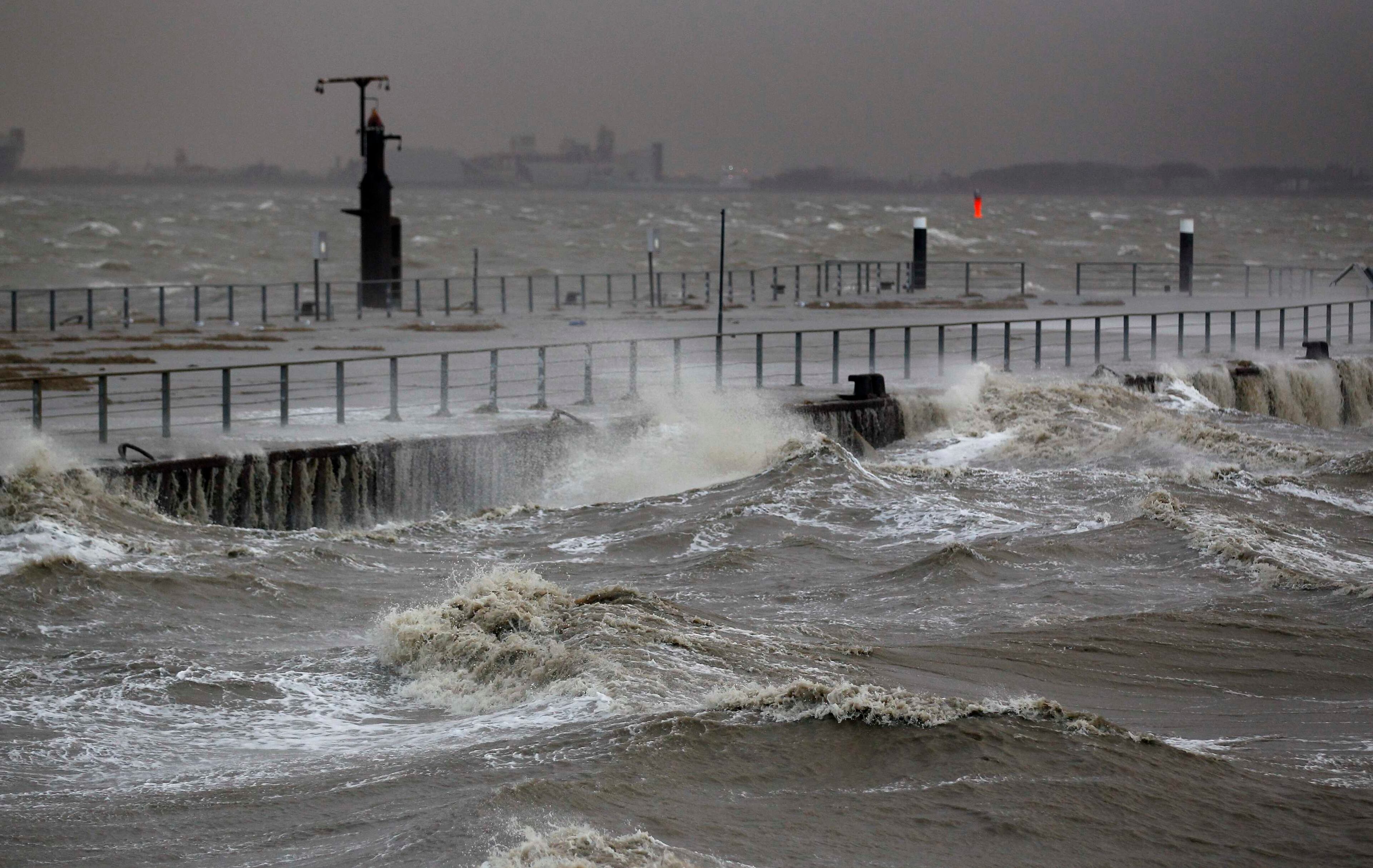 The North Sea beach is pictured near the town of Emden, December 6, 2013. Hurricane-force Storm Xaver blasted towards mainland Europe on Thursday after cutting transport and power in northern Britain and killing three people in what meteorologists warned could be the worst storm to hit the continent in years. REUTERS/Ina Fassbender