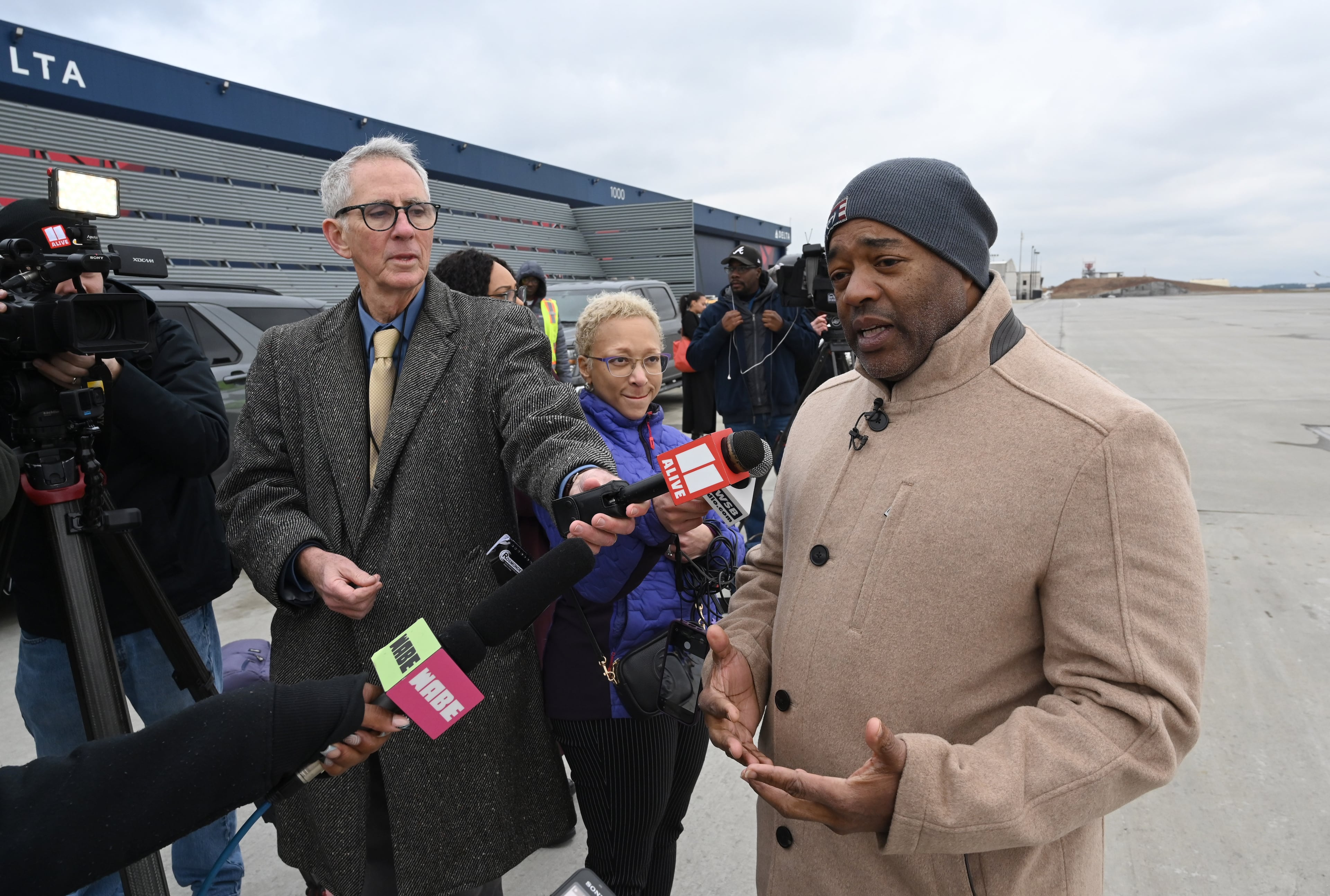Augustus Hudson, the Atlanta airport’s senior deputy general manager of operations, speaks to members of the media on Friday, Jan, 23, 2026, during preparations for this weekend’s winter weather event. Crews will begin pretreating the runways Saturday, Hudson says. (Hyosub Shin/AJC)