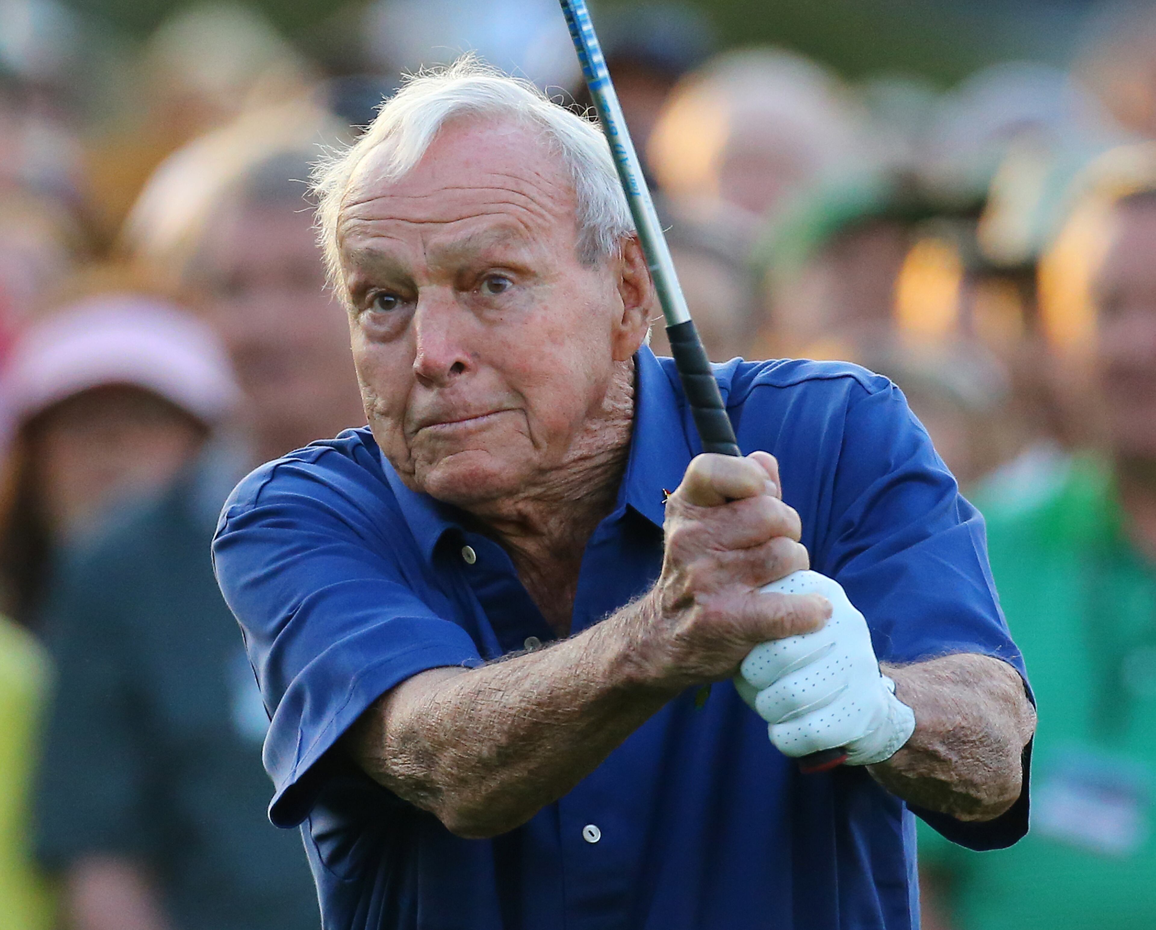 STARTING THINGS OFF--040915 AUGUSTA: Honorary starter Arnold Palmer, a four time Masters Champion, hits the first tee shot to begin the Masters on Thursday, April 9, 2015, in Augusta. Curtis Compton / ccompton@ajc.com
