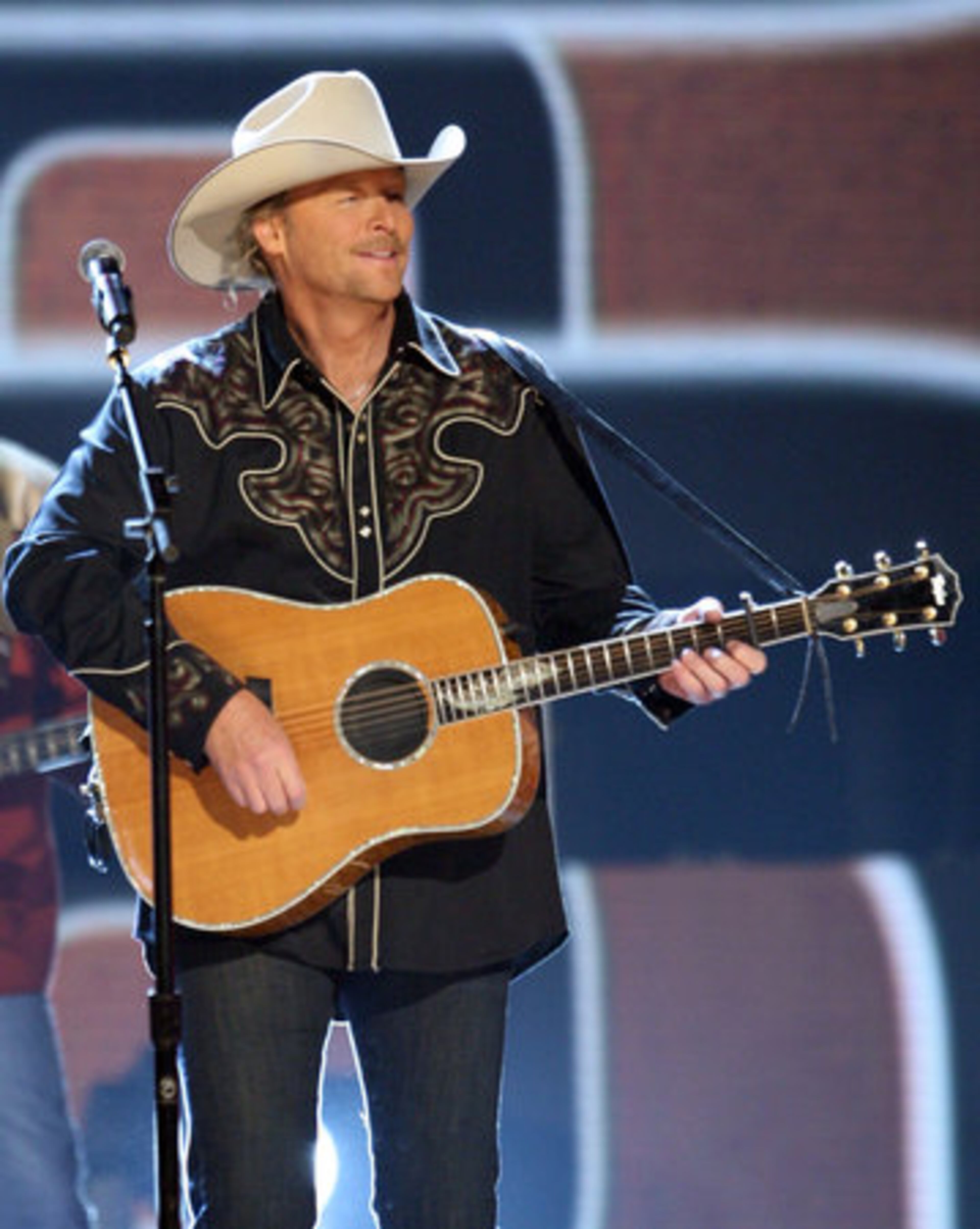 Alan Jackson sings his hit "Good Time."