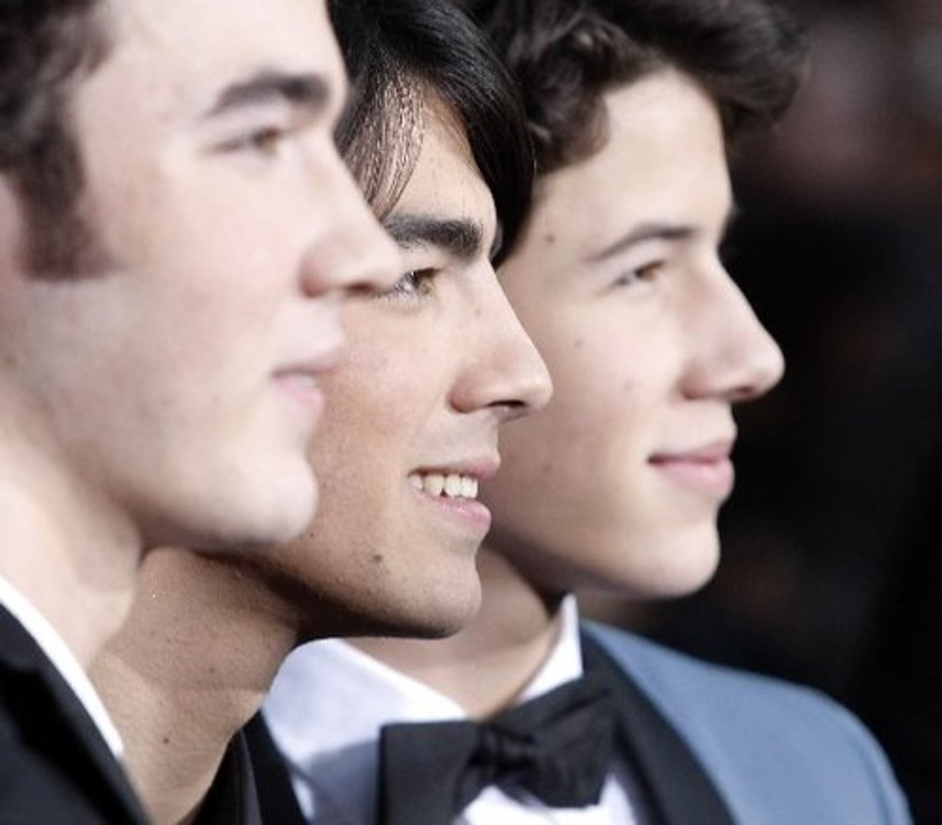 And now from the side: Kevin, Joe and Nick Jonas.