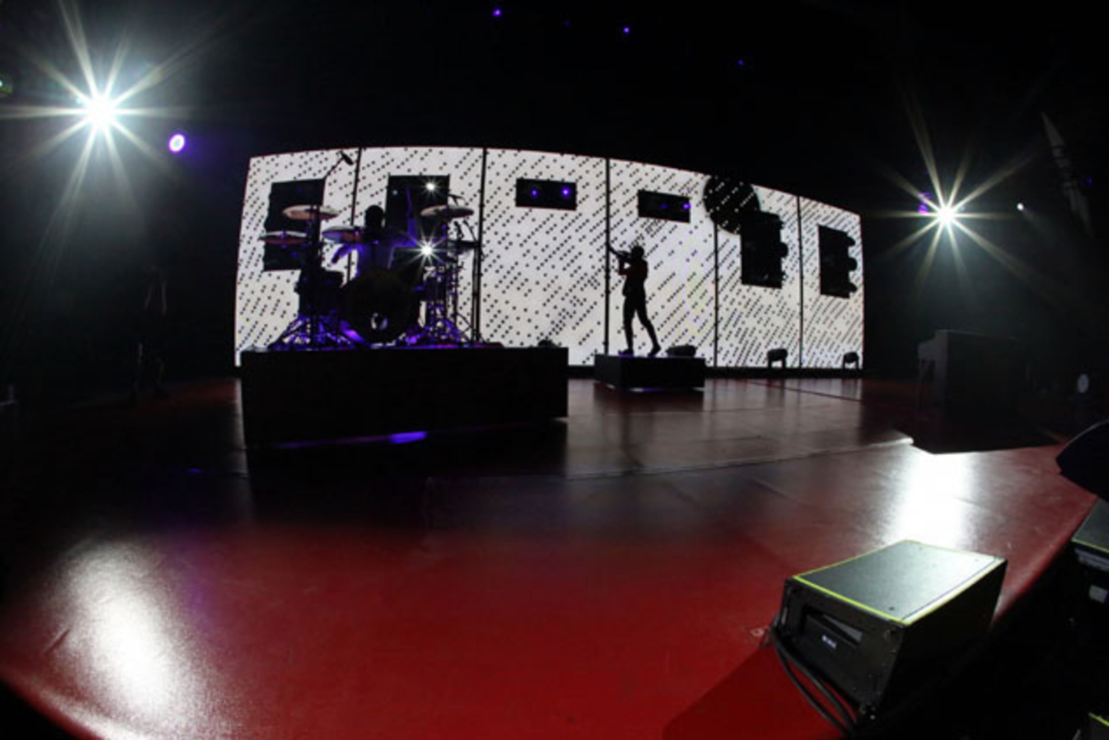 Twenty One Pilots brought their Emotional Roadshow World Tour to sold out Infinite Energy Center on Saturday, August 6, 2016. Mutemath and Chef's Special opened the high energy show. Robb Cohen Photography & Video /www.RobbsPhotos.com