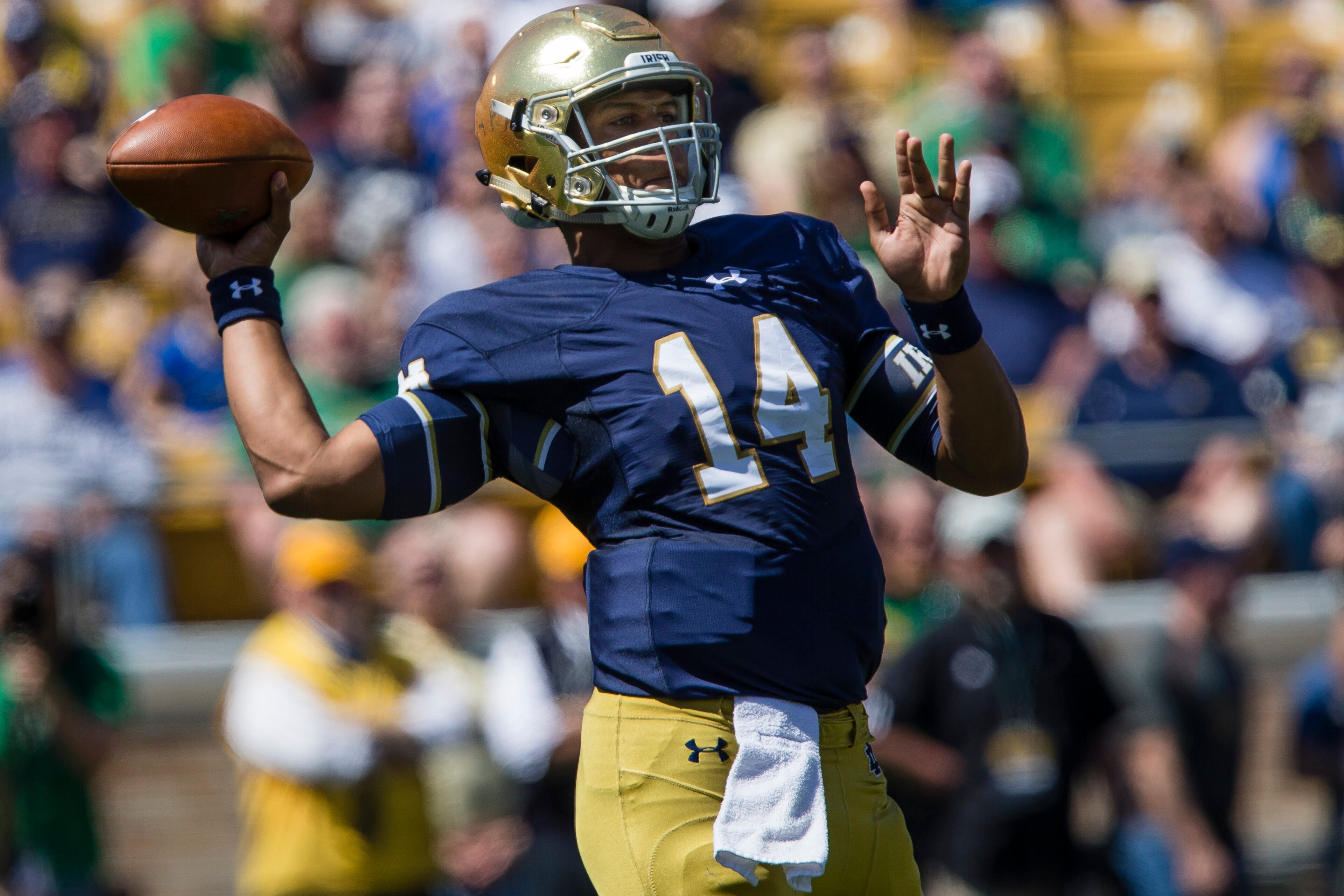 Notre Dame quarterback Kizer DeShone makes a throw during the Blue-Gold spring NCAA college football game, Saturday, April 16, 2016, at Notre Dame Stadium in South Bend, Ind. (Michael Caterina/South Bend Tribune via AP)