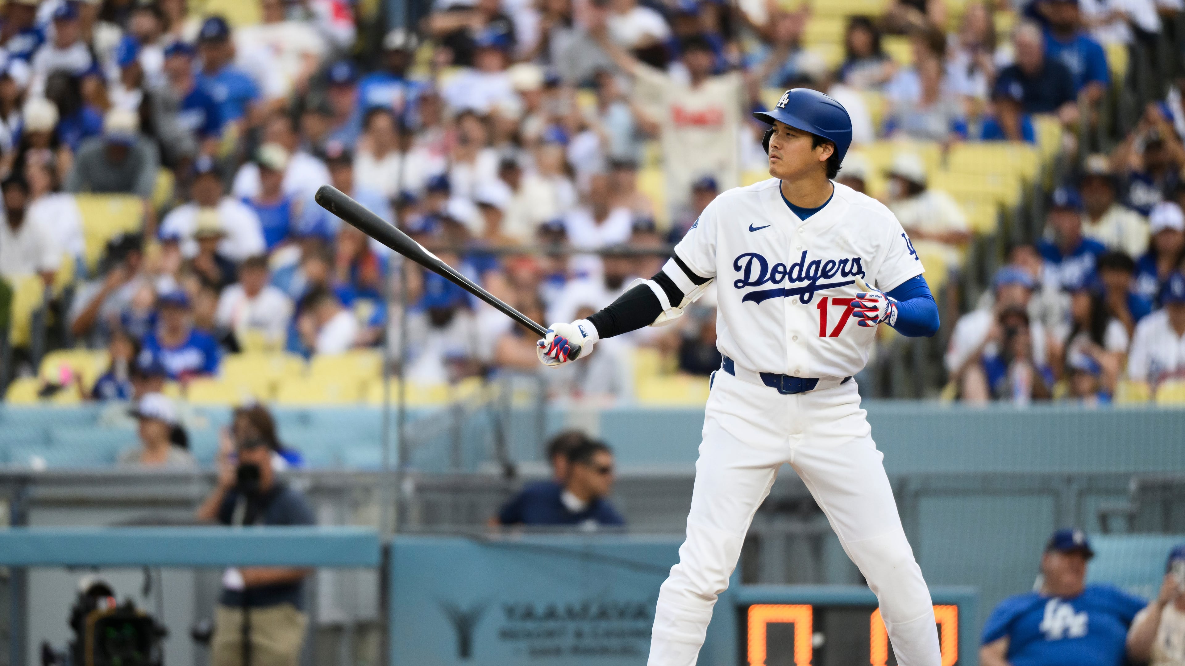 Los Angeles Dodgers' Shohei Ohtani prepares to bat during the fifth inning of a baseball game against the Arizona Diamondbacks in Los Angeles, Sunday, July 12, 2026. (AP Photo/Kyusung Gong)