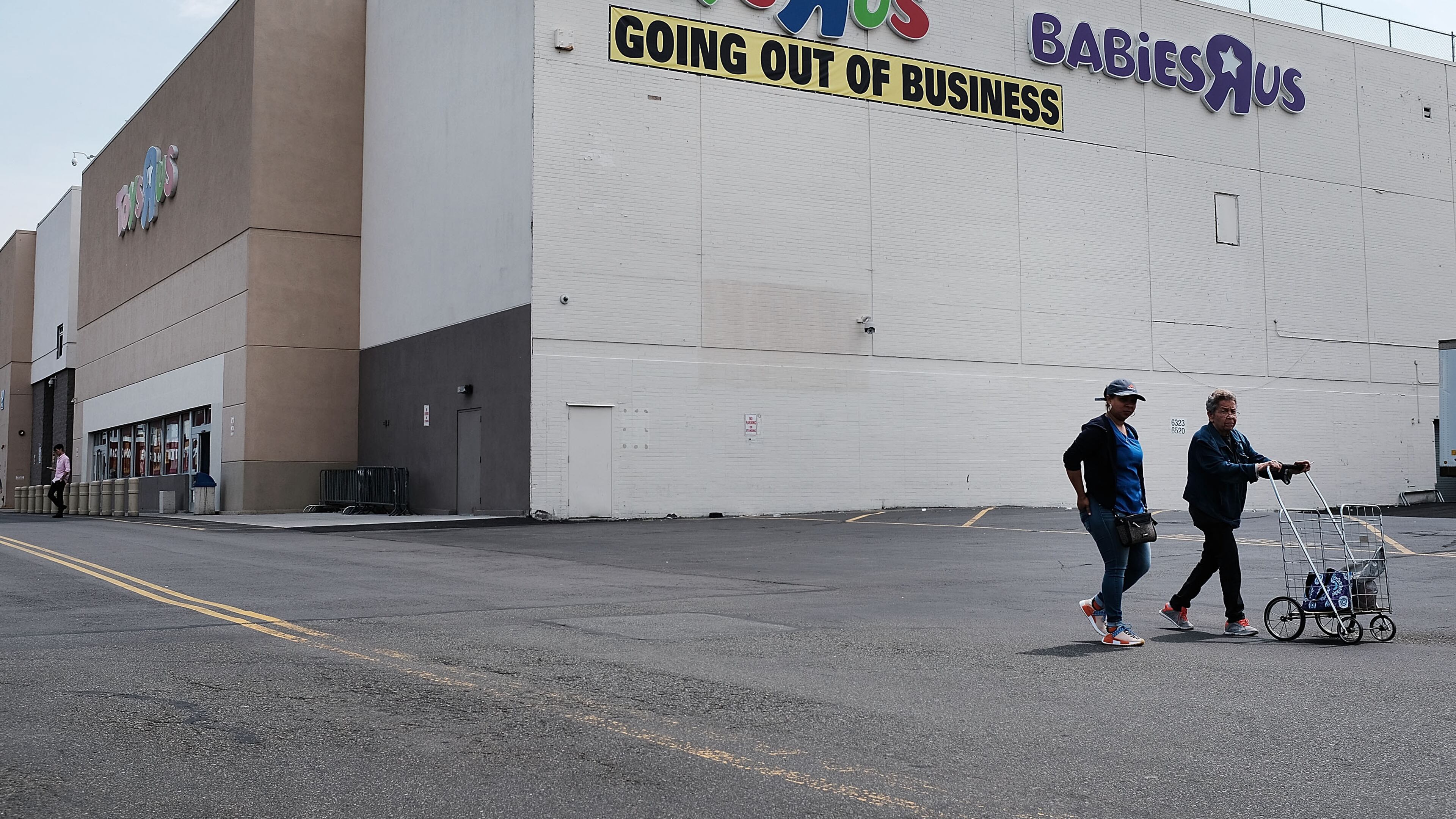 On Tuesday, the company took to its social media pages and announced its official closing date: June 29. All stores will close on or before that date, the company said.