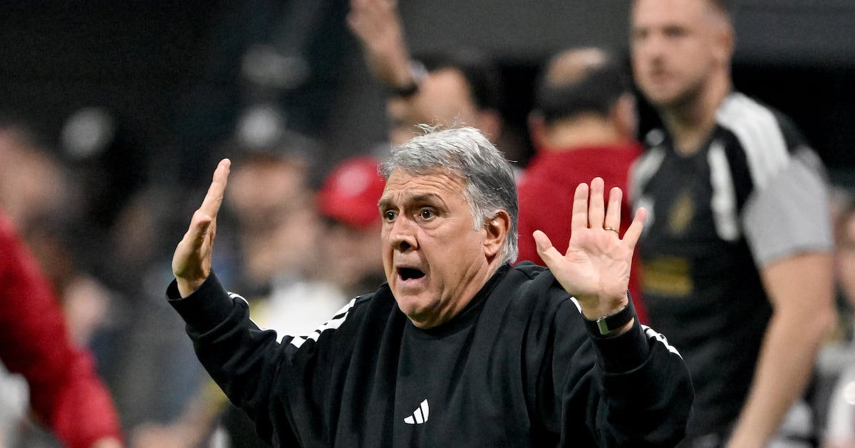 Atlanta United blows lead again, falls to LA Galaxy