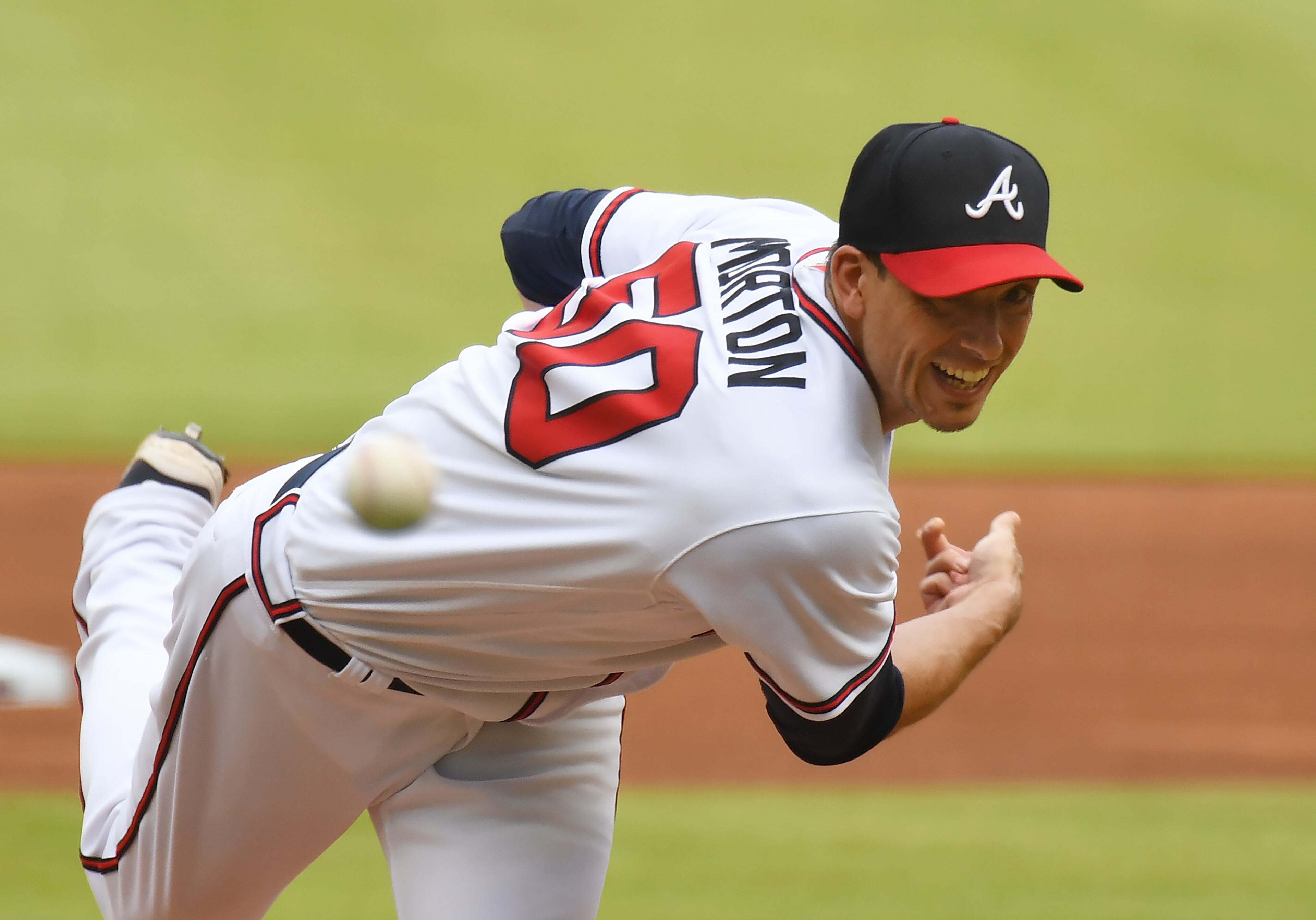 June 11, 2022 Atlanta - Atlanta Braves' starting pitcher Charlie Morton (50) delivers a pitch against Pittsburgh Pirates in the first inning at Truist Park on Saturday, June 11, 2022. (Hyosub Shin / Hyosub.Shin@ajc.com)