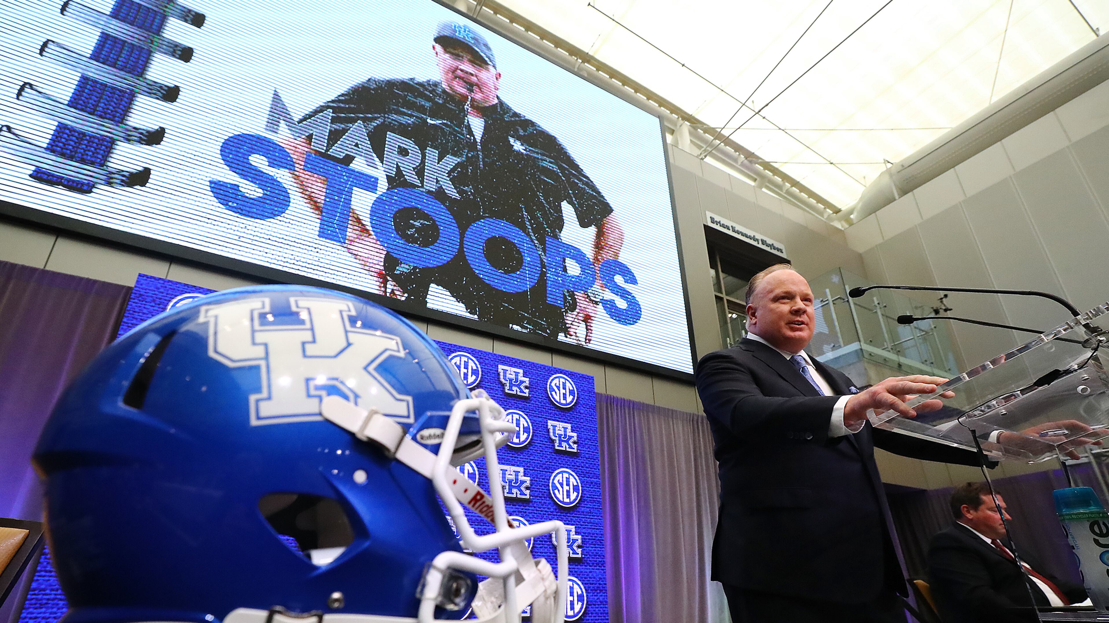 Kentucky coach Mark Stoops holds his press conference at SEC Media Days in the College Football Hall of Fame on Wednesday, July 20, 2022, in Atlanta. “Curtis Compton / Curtis Compton@ajc.com”