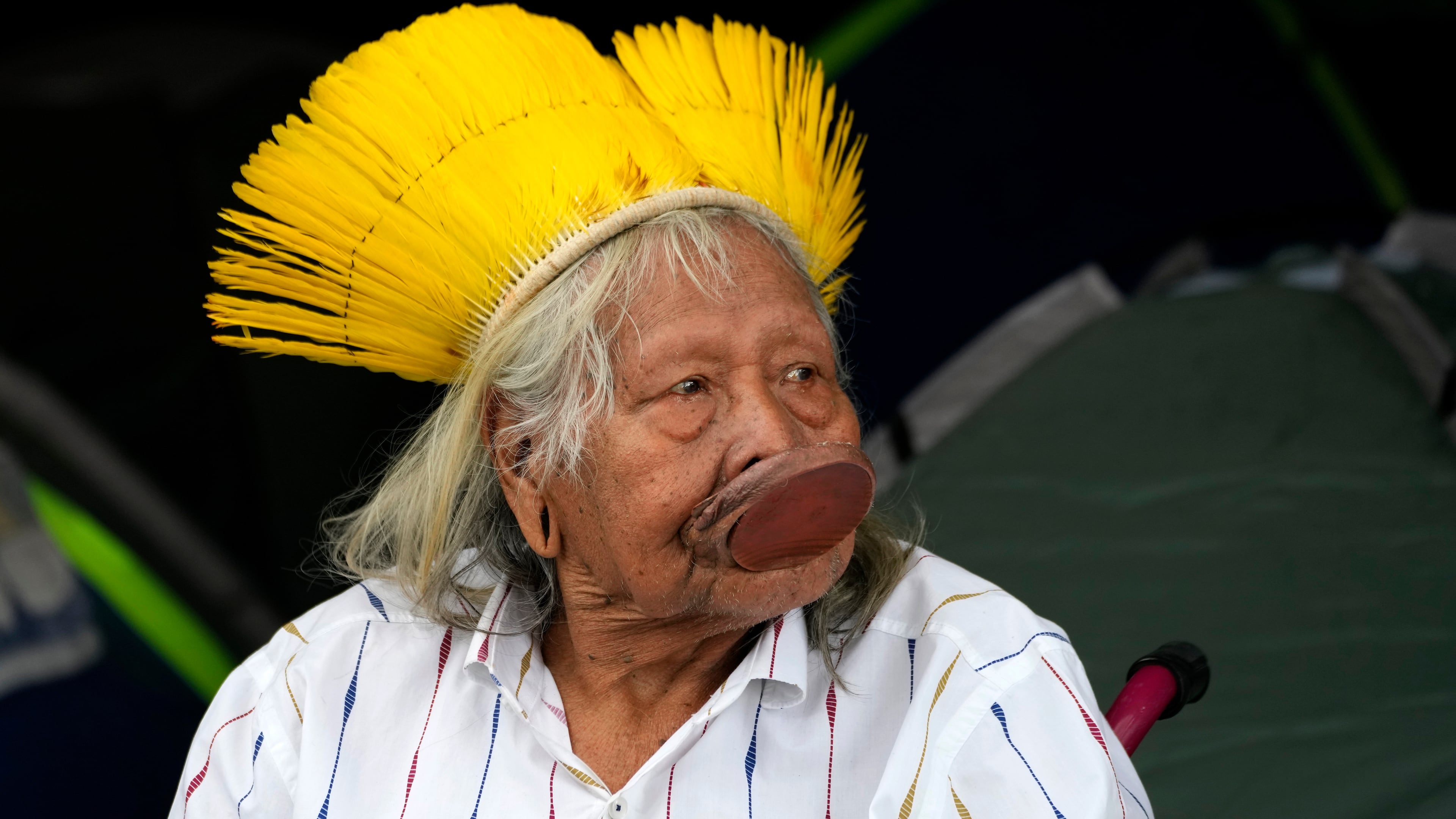 FILE - Kayapo leader Raoni Metuktire looks on in Brasilia, Brazil, April 9, 2026. (AP Photo/Eraldo Peres, File)