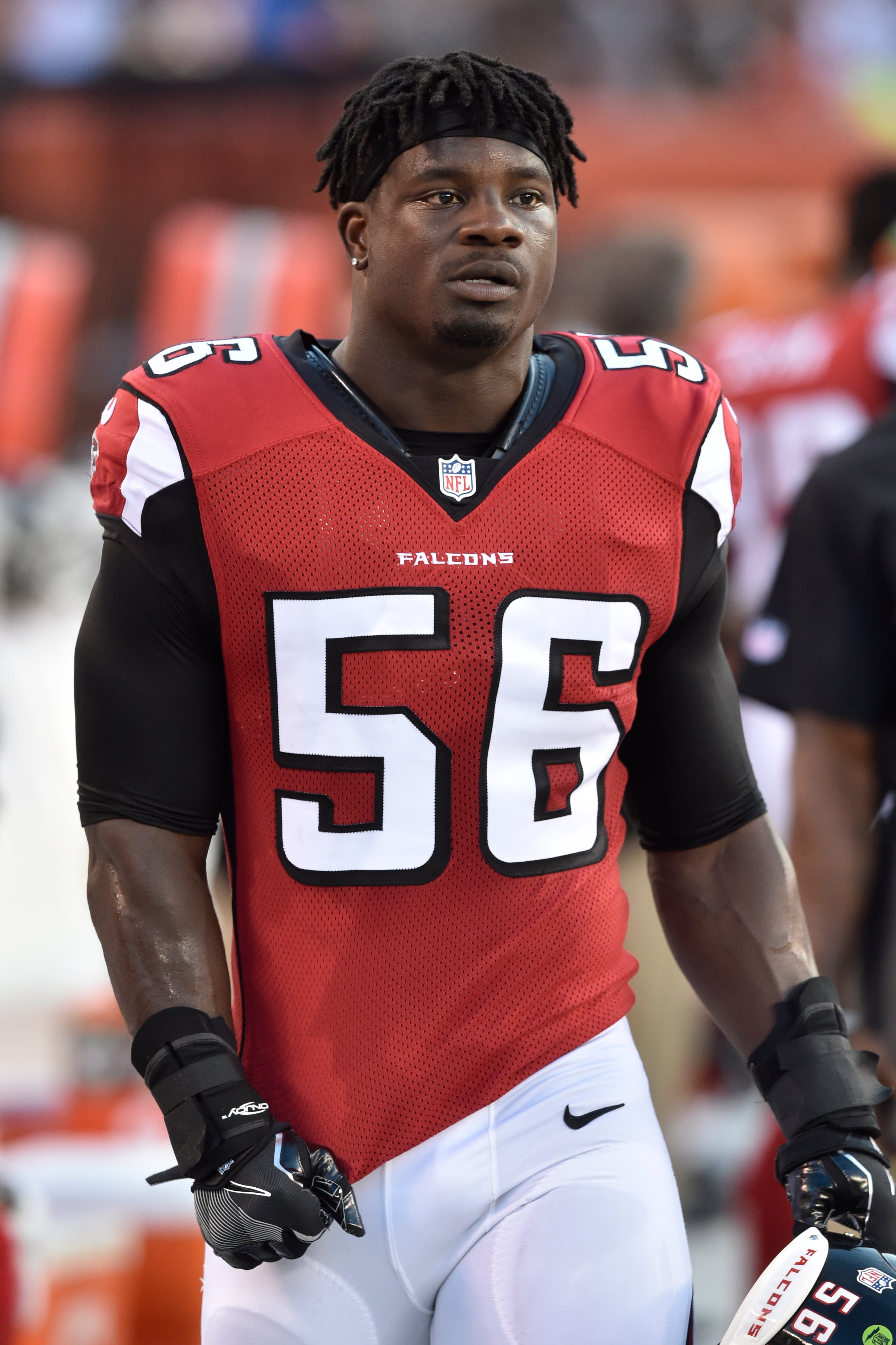 Atlanta Falcons linebacker Sean Weatherspoon walks the sidelines in the first half of an NFL preseason football game against the Cleveland Browns, Thursday, Aug. 18, 2016, in Cleveland. (AP Photo/David Richard)