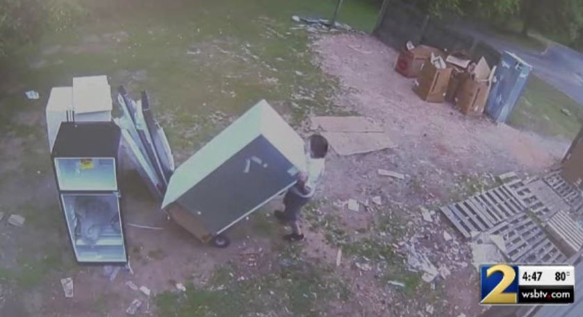 Surveillance footage shows an alleged appliance thief at work in Marietta.