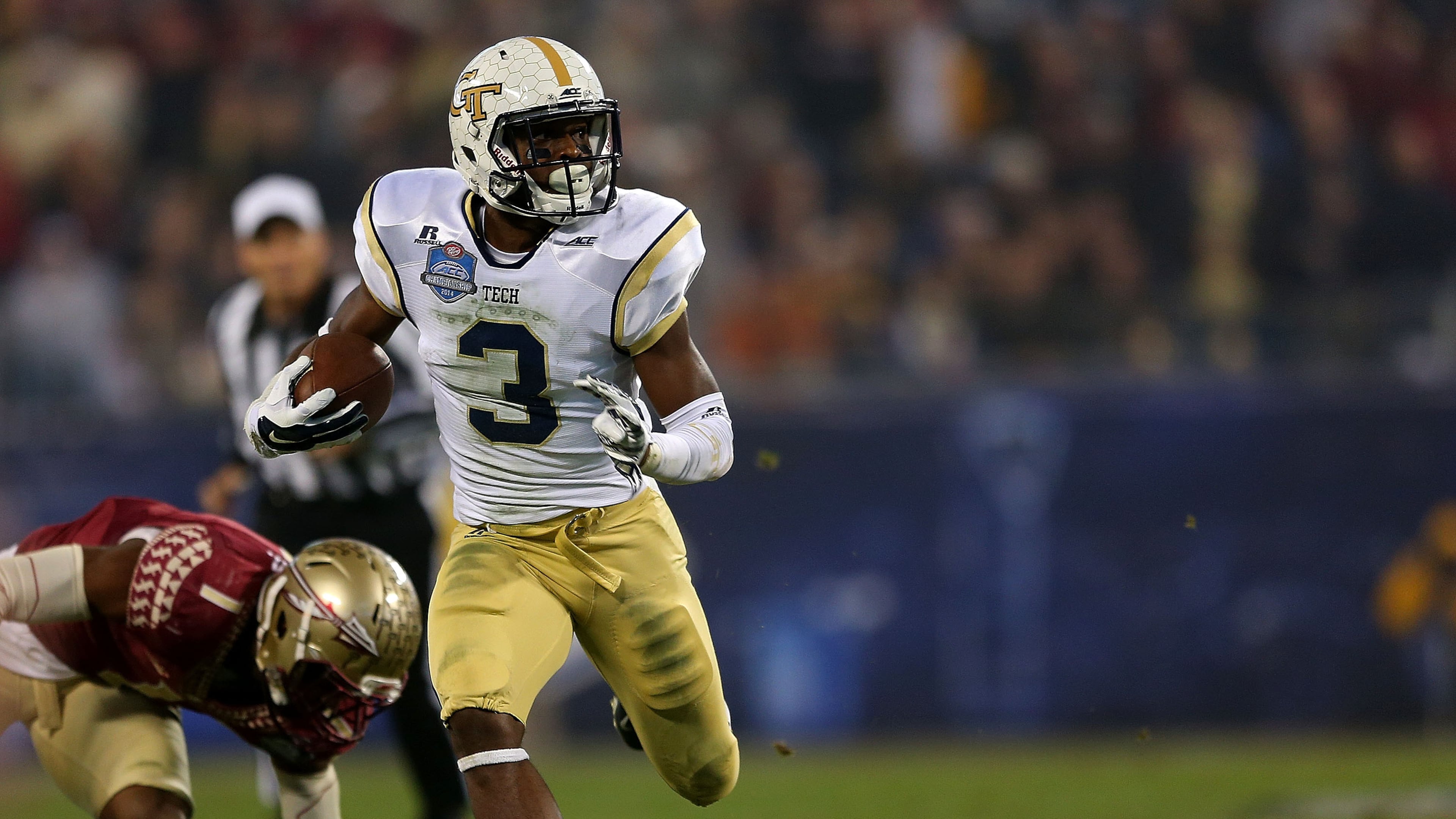 Georgia Tech junior A-back Dennis Andrews saw increasing playing time in 2014 as the season went on, finishing with 12 carries for 140 yards. (Photo by Mike Ehrmann/Getty Images)