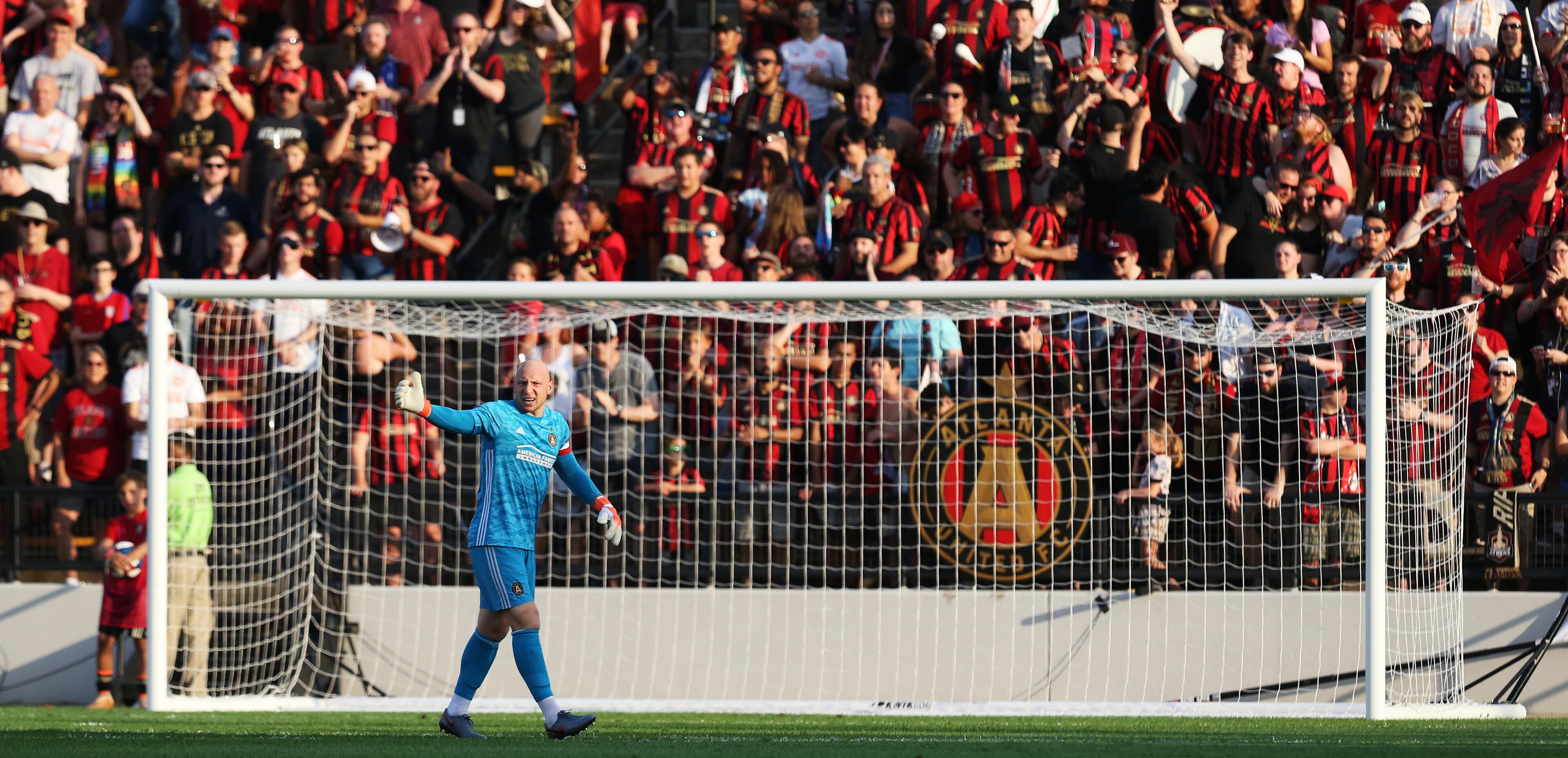 Atlanta United's Brad Guzan shouts to his team during the first half. Christina Matacotta/Christina.Matacotta@ajc.com
