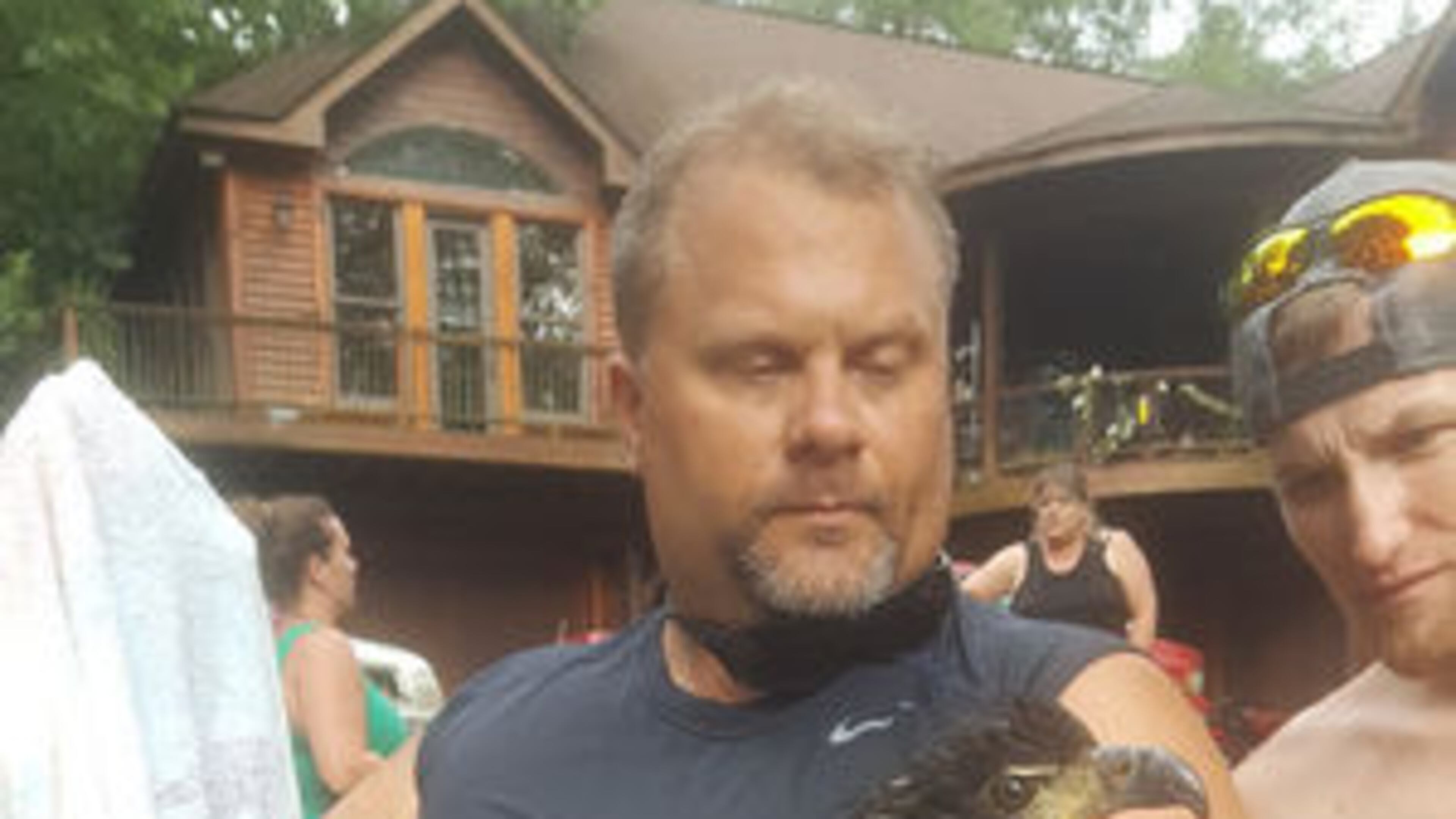 Rome-Floyd ECO Center director Ben Winkelman (left) tends to an injured bald eagle. (Credit: Rome News-Tribune)