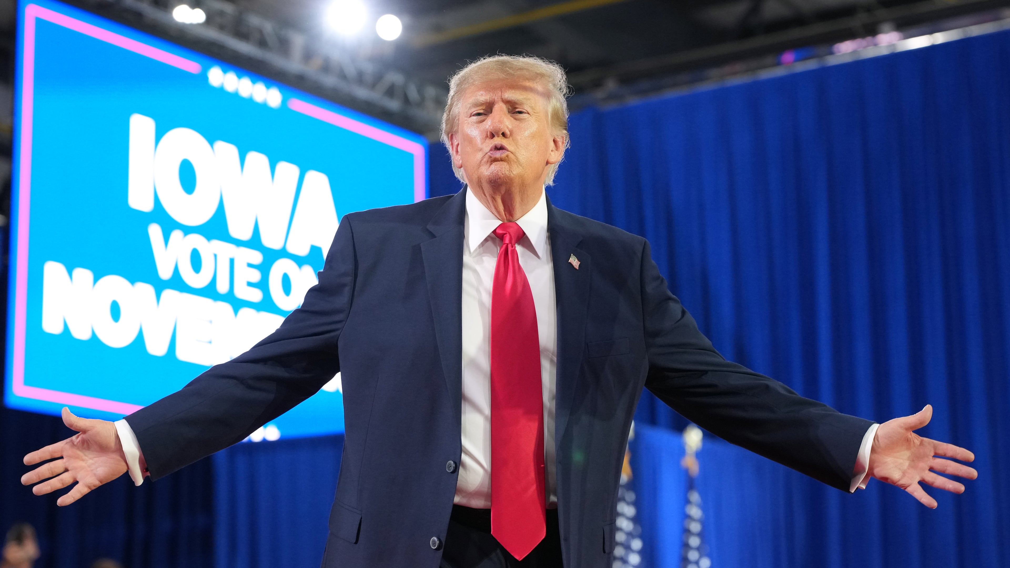 President Donald Trump gestures after speaking at a campaign rally at Sioux Gateway Airport, Thursday, Oct. 22, 2026, in Sioux City, Iowa. (AP Photo/Alex Brandon)