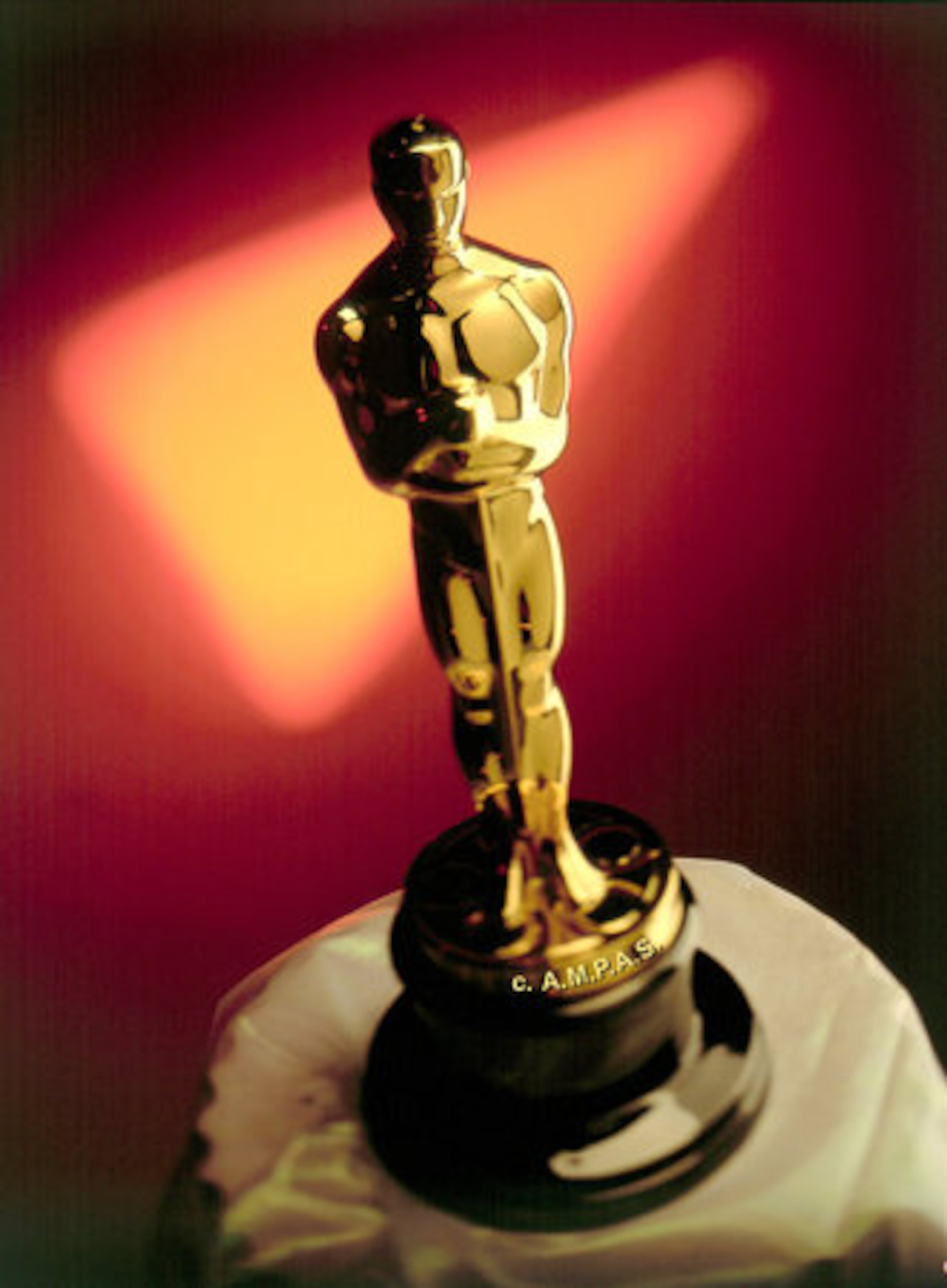 1986: The film garners 11 Academy Award nominations. But in the end, Oscar snubs it.