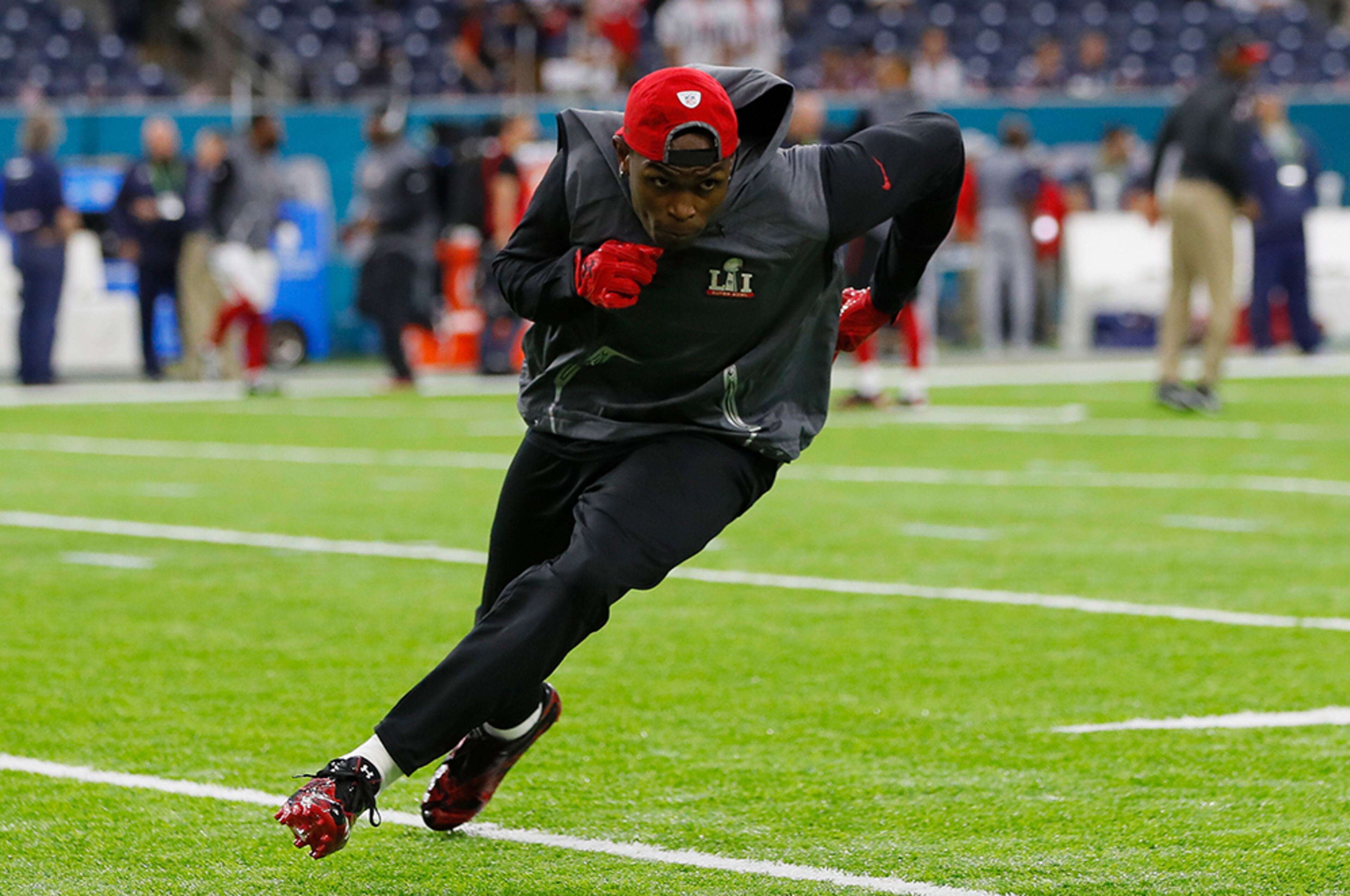 HOUSTON, TX - FEBRUARY 05: Julio Jones #11 of the Atlanta Falcons warms up before Super Bowl 51 against the New England Patriots at NRG Stadium on February 5, 2017 in Houston, Texas. (Photo by Kevin C. Cox/Getty Images)
