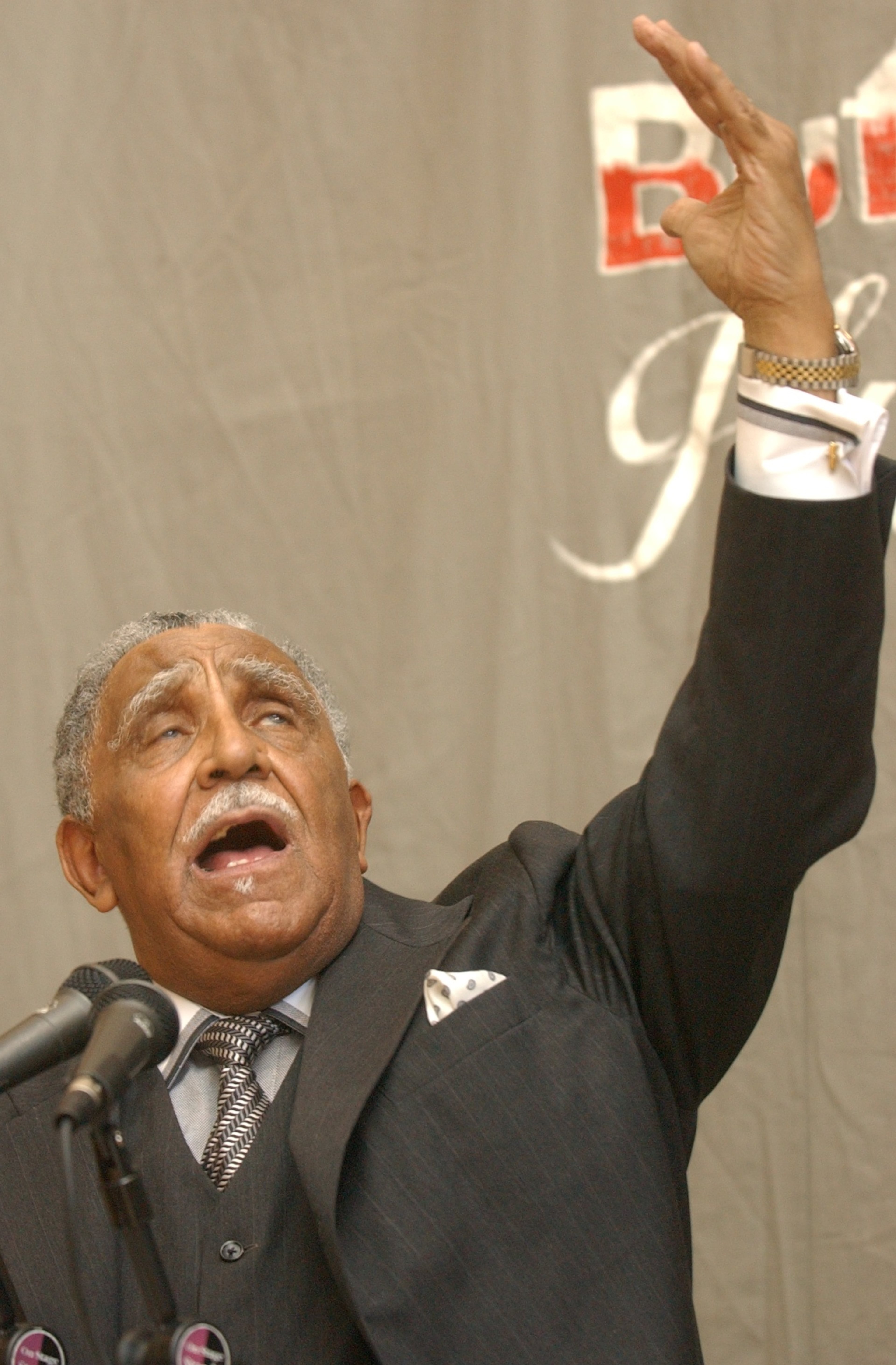 Rev. Joseph Lowery speaks at the Butler Street YMCA's Hungry Club in 2004 (Renee' Hannans/AJC staff)
