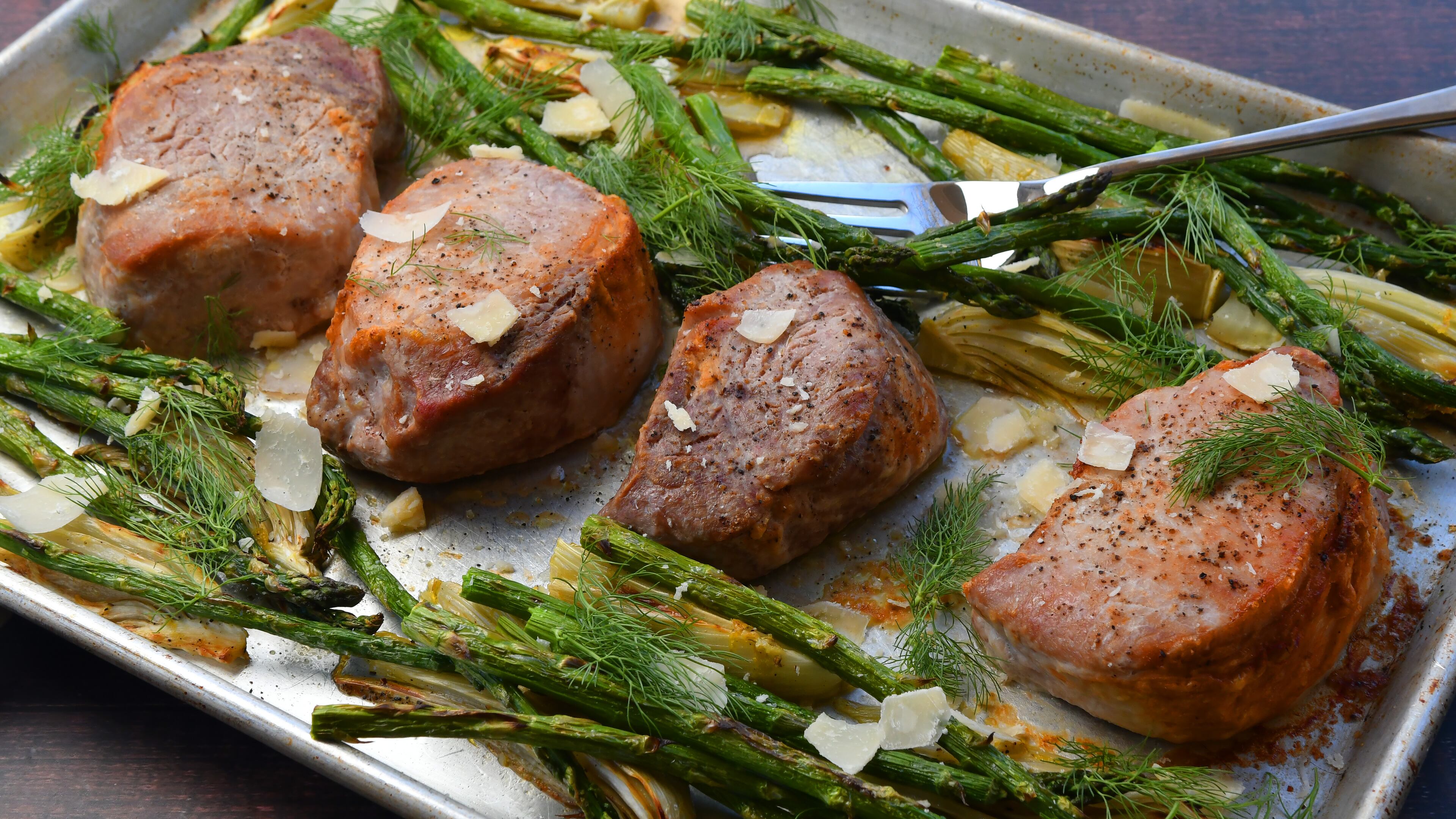 Sheet-Pan Pork Chops with Asparagus and Fennel
(CHRIS HUNT FOR THE ATLANTA JOURNAL-CONSTITUTION)