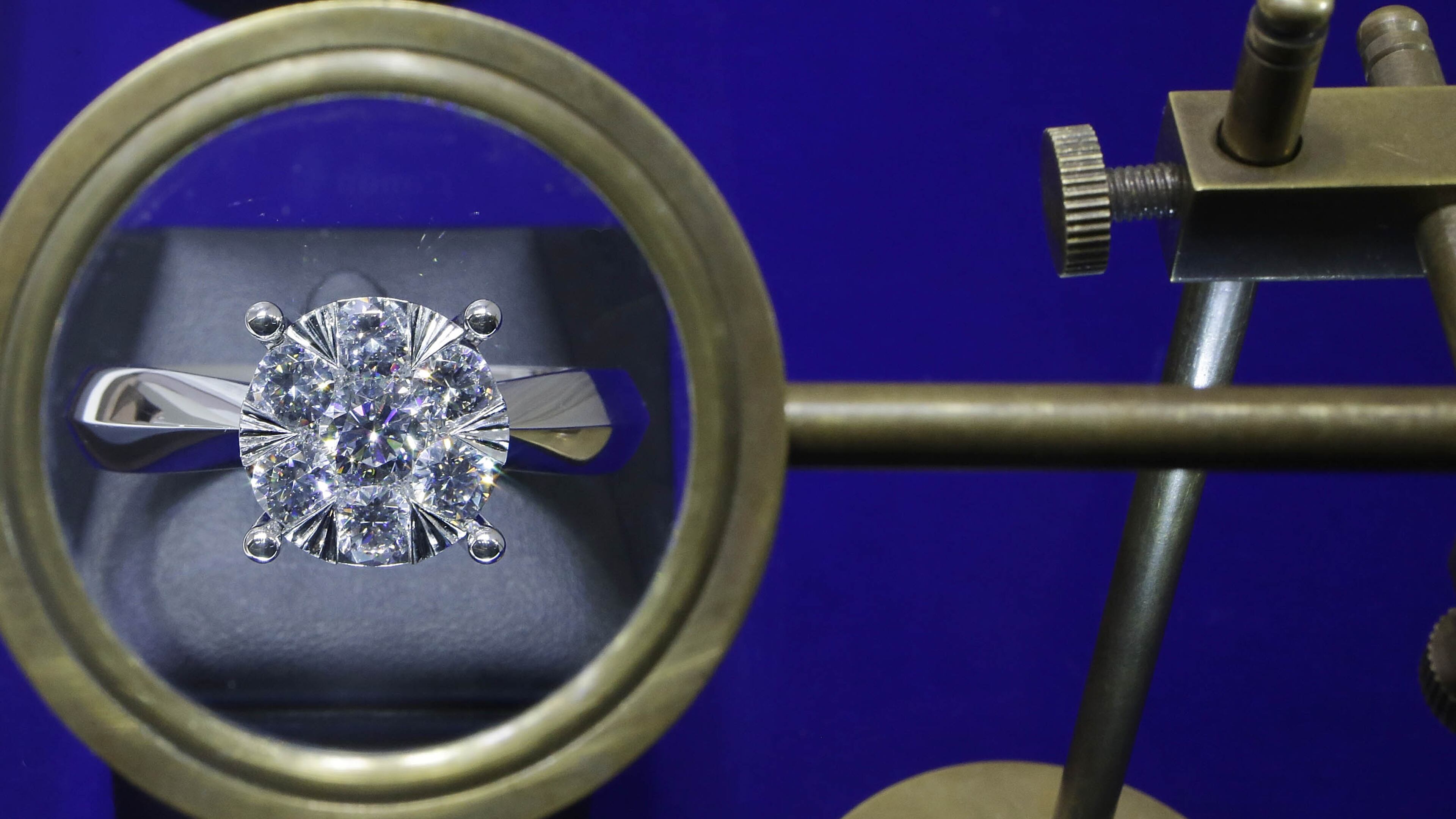 An Alaskan woman was pleasantly surprised when an honest restaurant worker found and returned a diamond that fell out of the woman's wedding ring.