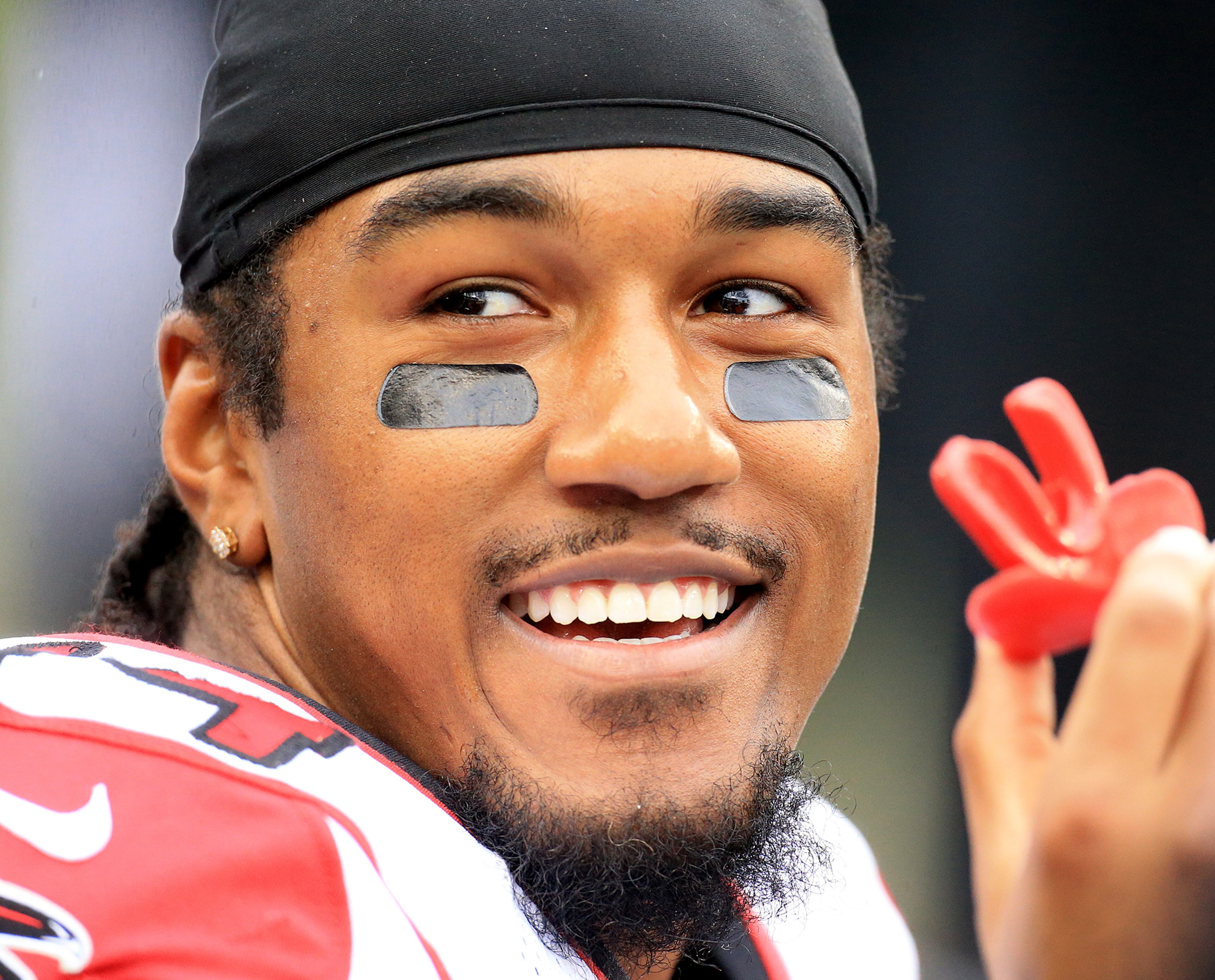 102515 NASHVILLE: -- Falcons first round draft pick Vic Beasley Jr. is all smiles in the final minutes of a 10-7 victory over the Titans in a football game on Sunday, Oct. 25, 2015, in Nashville. Curtis Compton / ccompton@ajc.com